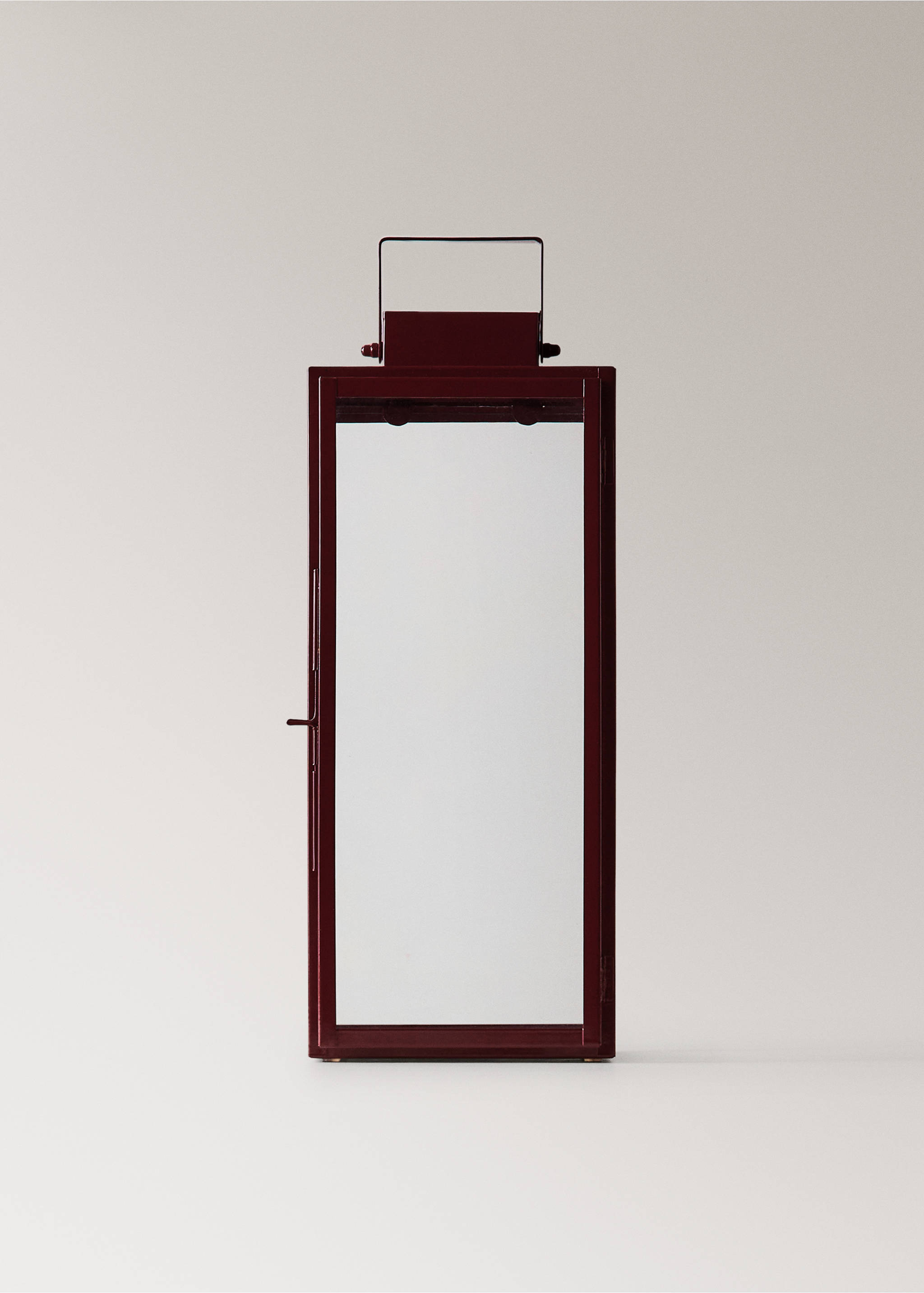 Burgundy metal candle holder with glass panels and a top handle., Maroon. Ref: 37007907-00.