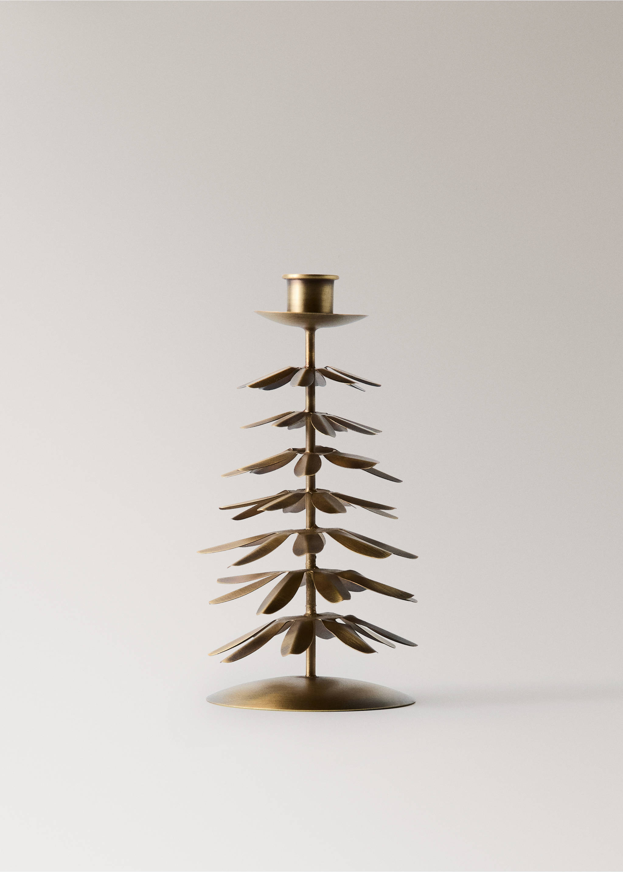 Portavelas metálico en tono dorado con forma de árbol., Oro. Ref: 37007910-00.