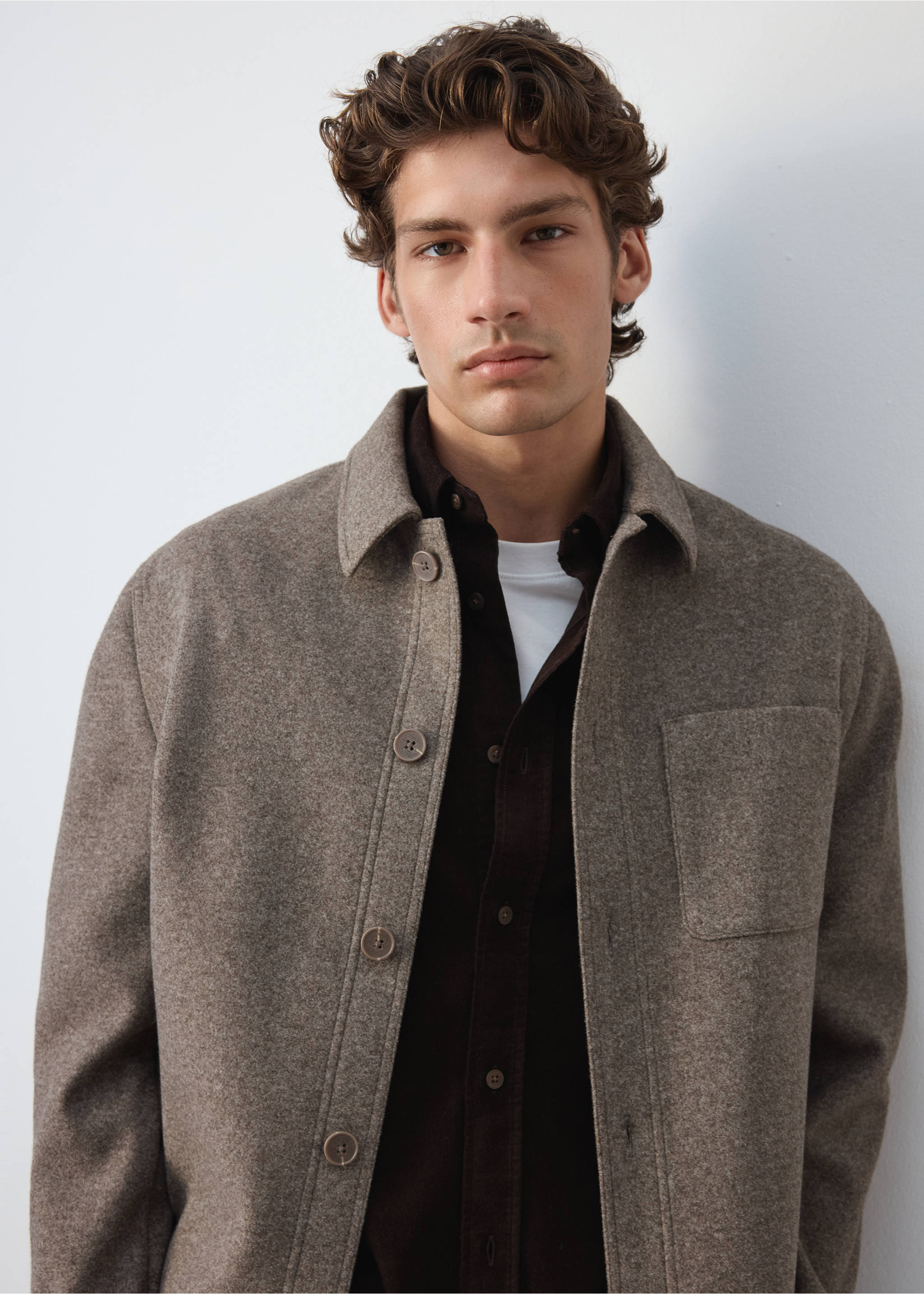 Regular-Fit-Overshirt aus Flanell - Detail des Artikels 1, Mittelbraun. Ref: 37007917-00.