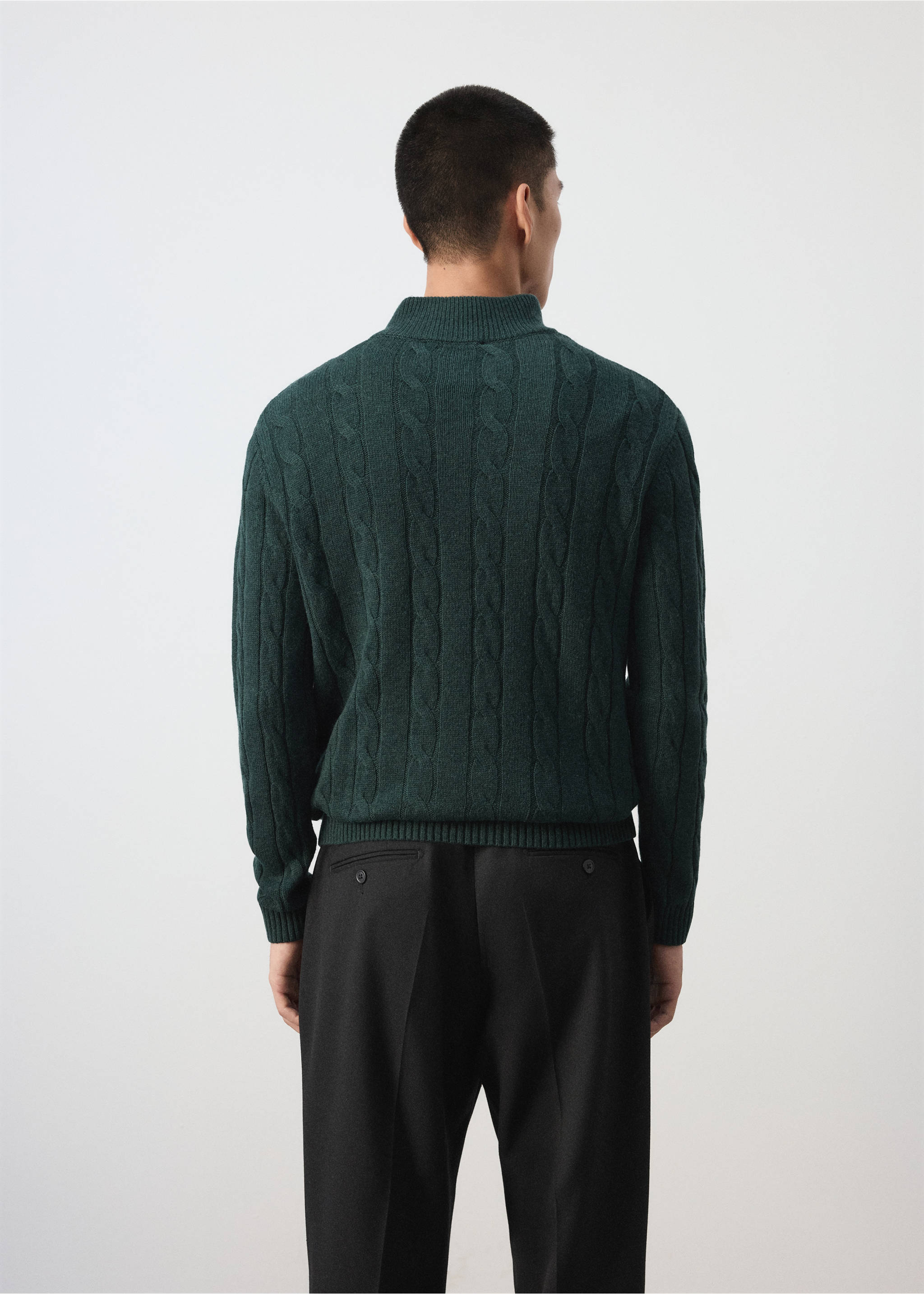 Dark green cable-knit jersey seen from the back., Dark Green. Ref: 37007921-00.