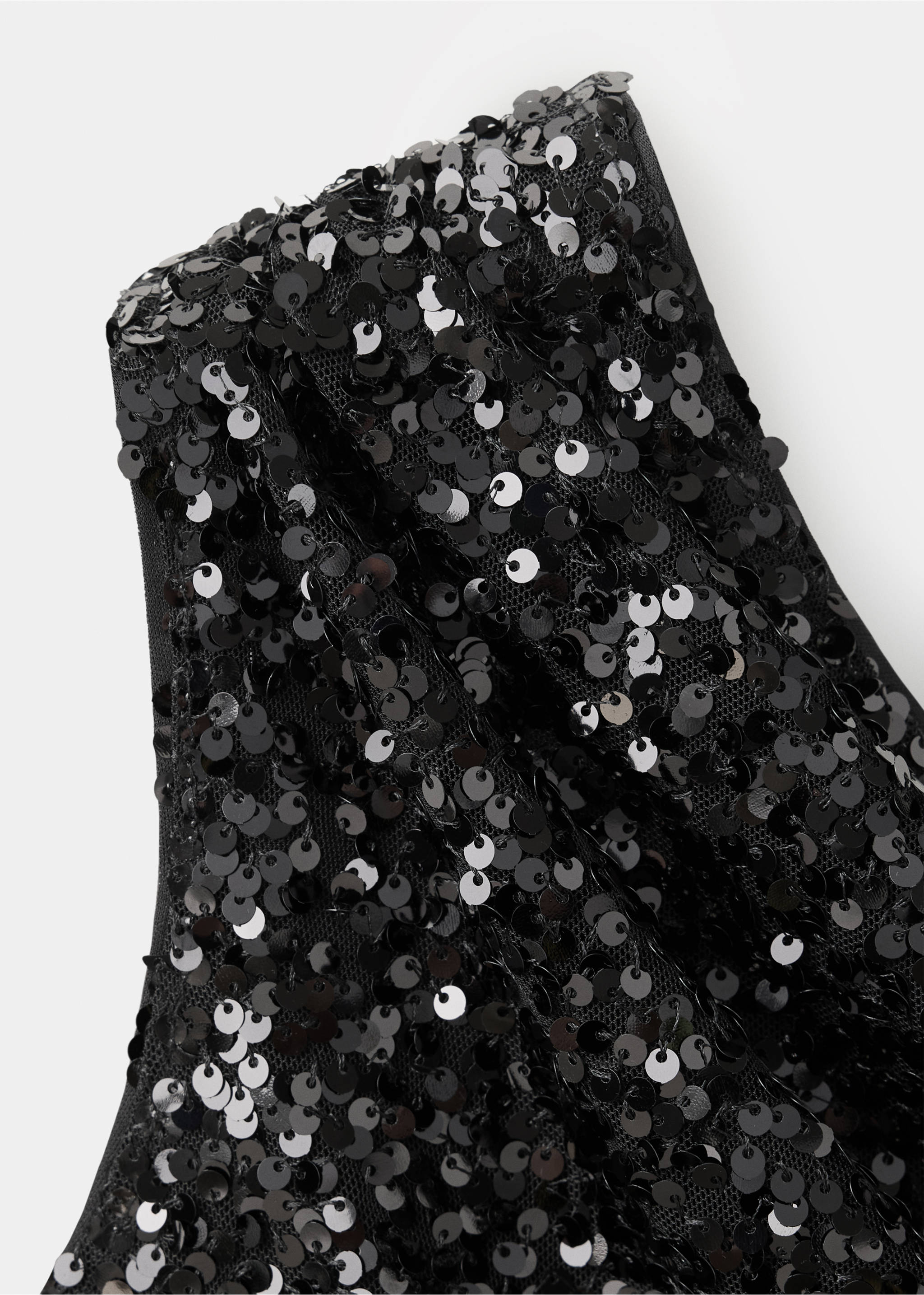 Asymmetric sequin top - Details of the article 8, Black. Ref: 37007933-00.