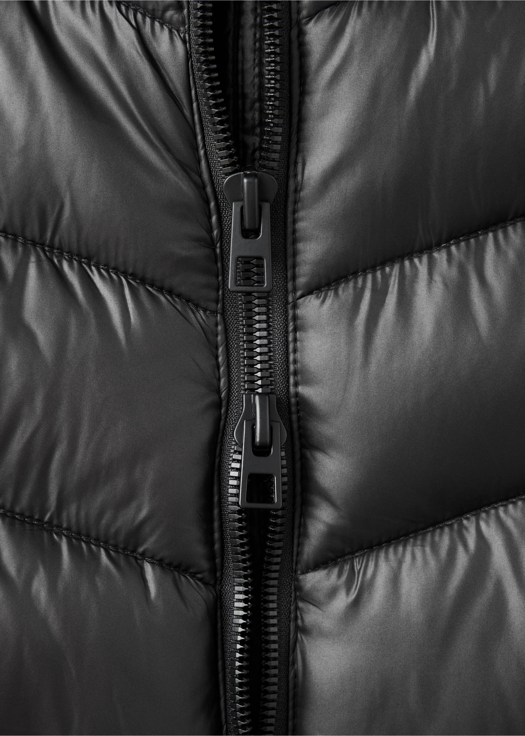Anorak bego - Details of the article 8, Black. Ref: 37008269-00.