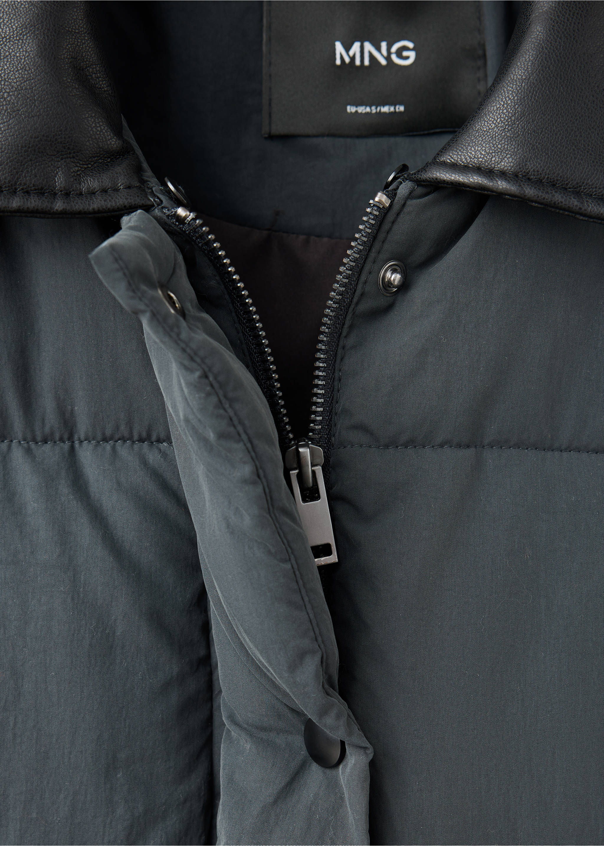Anorak pino - Details of the article 0, Charcoal. Ref: 37008270-00.