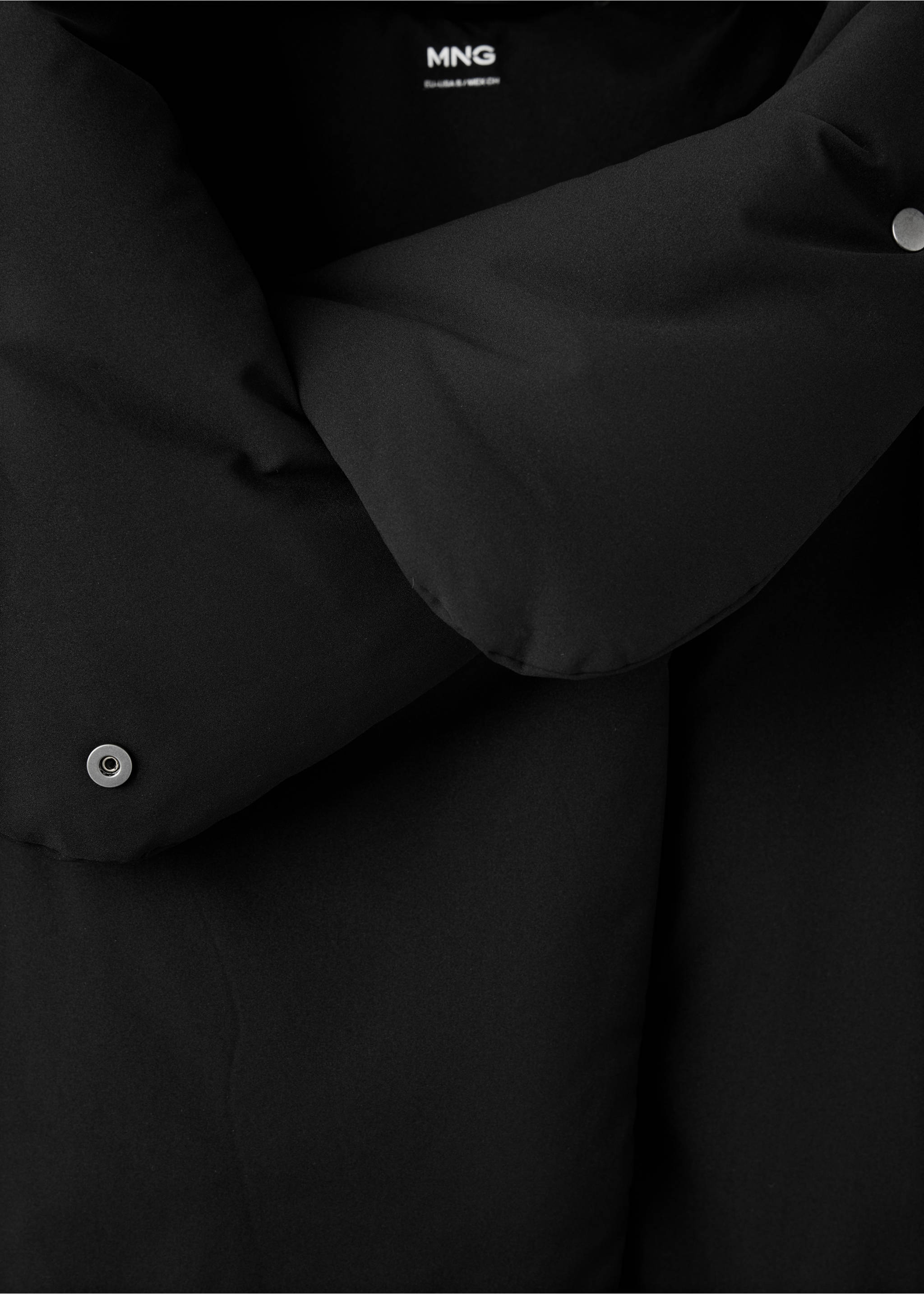 Anorak polar - Details of the article 8, Black. Ref: 37008272-00.