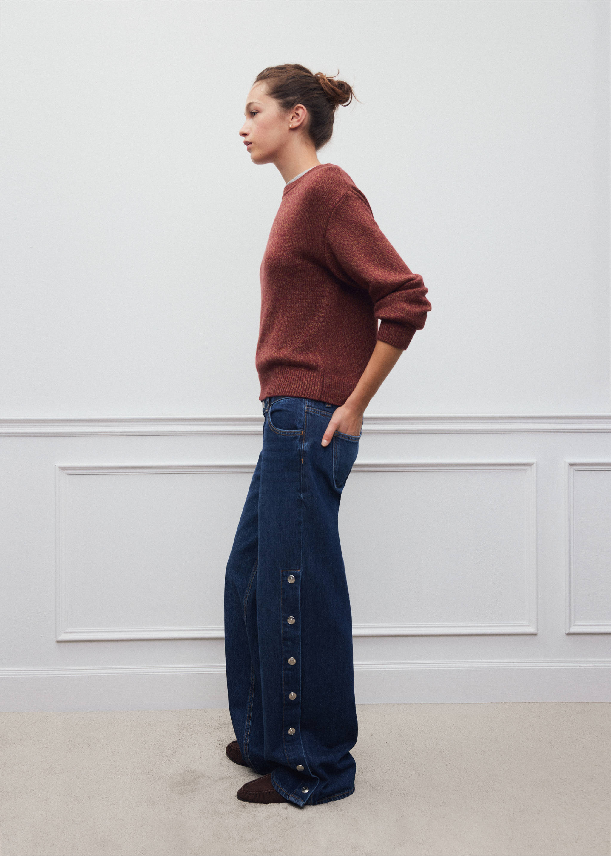 Maroon long-sleeved crew neck jersey in a relaxed fit., Cherry. Ref: 37008291-00.