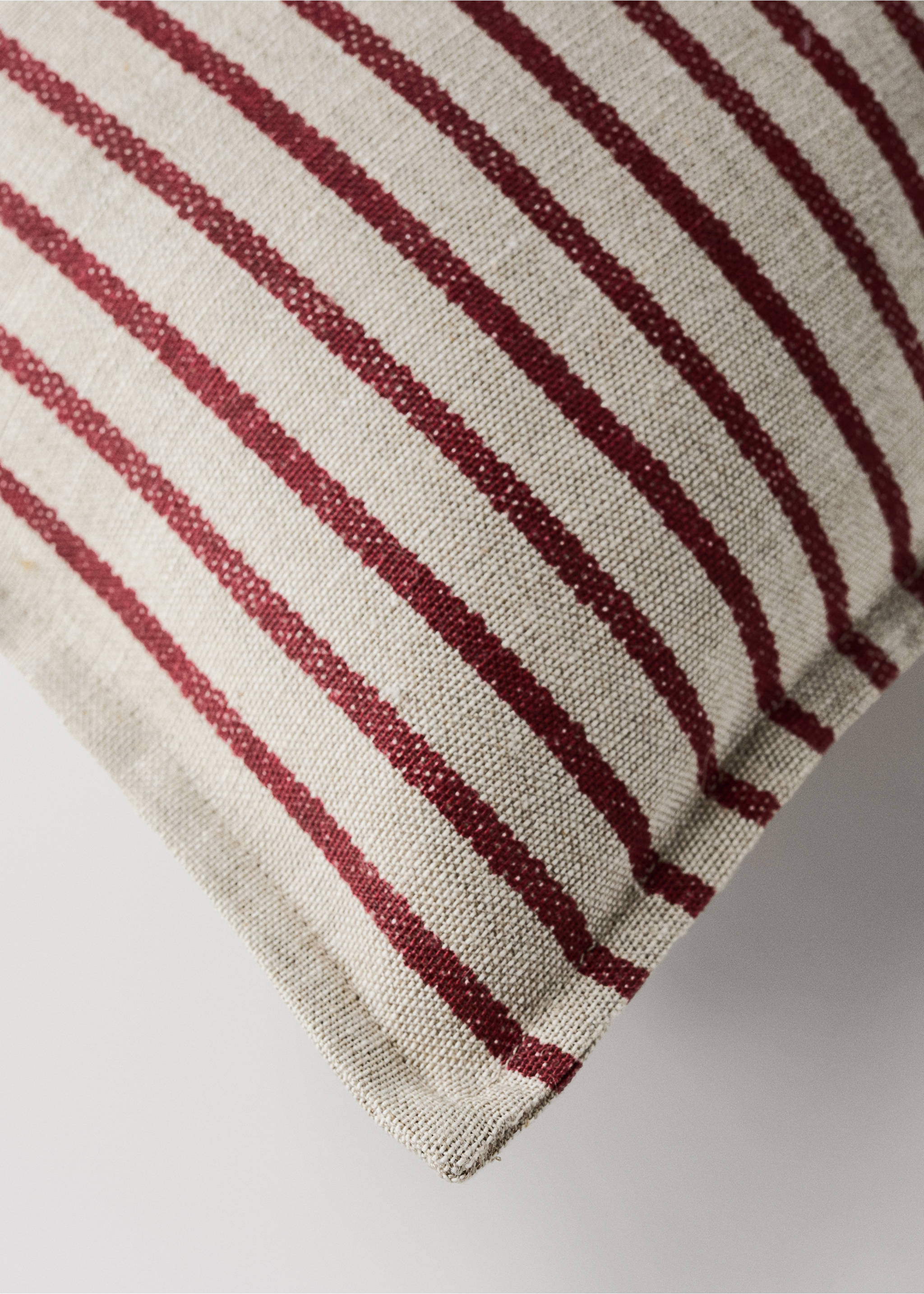 Striped cushion cover with a textured neutral and dark red design., Red. Ref: 37008639-00.