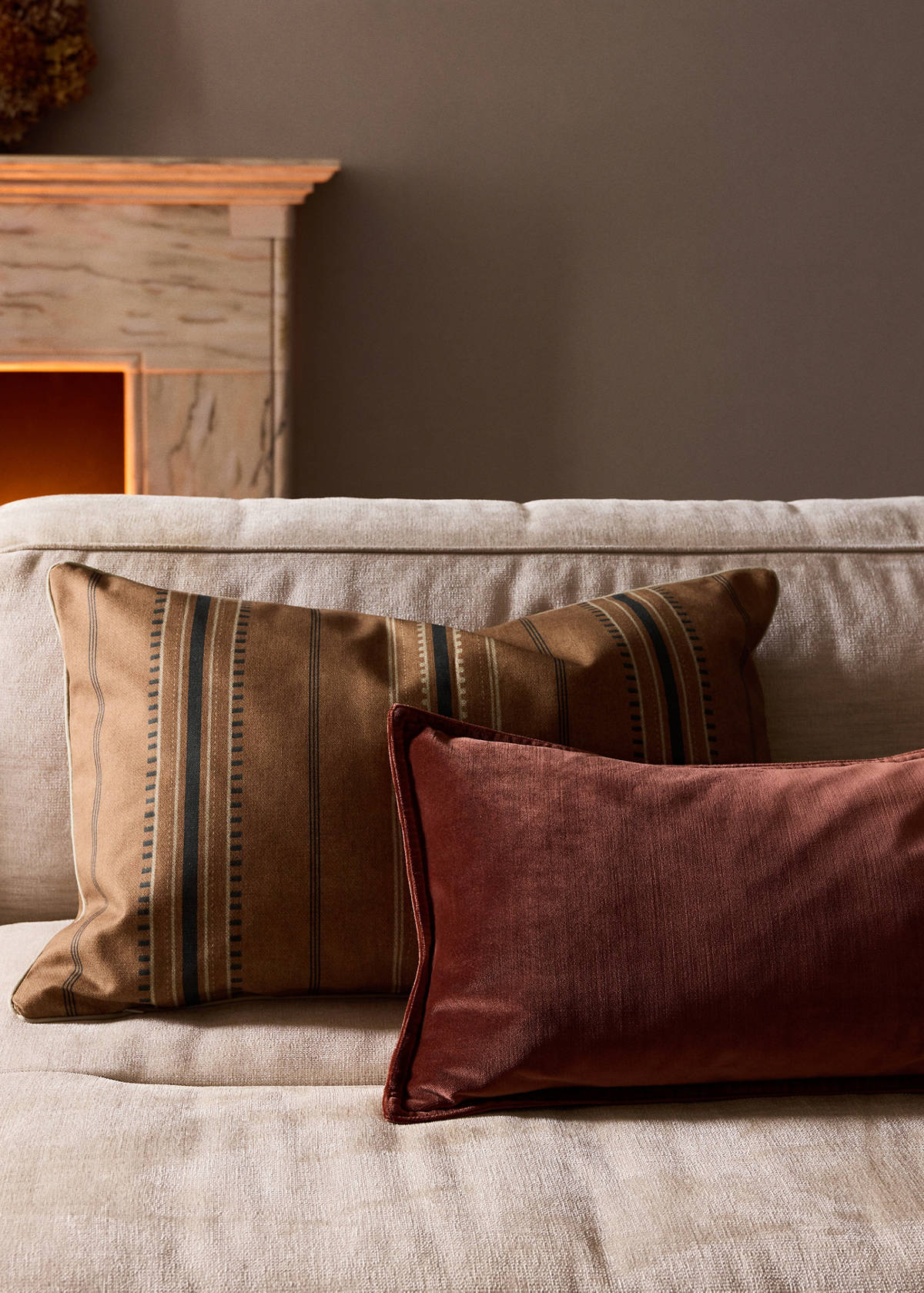 Vertical-striped cushion cover, 40x60 cm — Brown