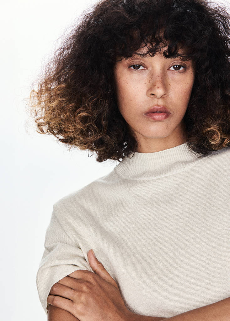 Short sleeve sweater by Mango