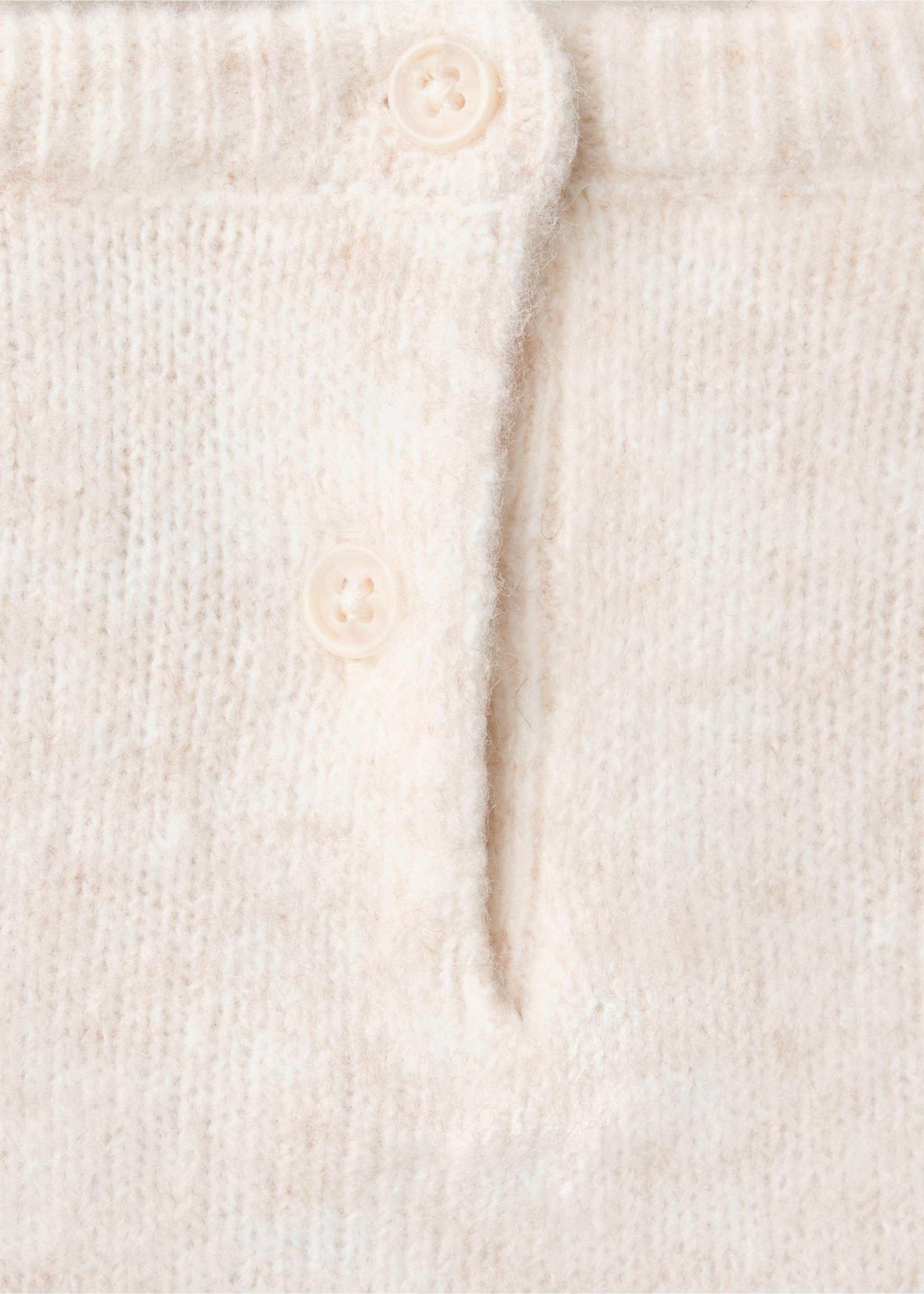 Cream knitted jersey fabric and button detail., Beige. Ref: 37009218-00.