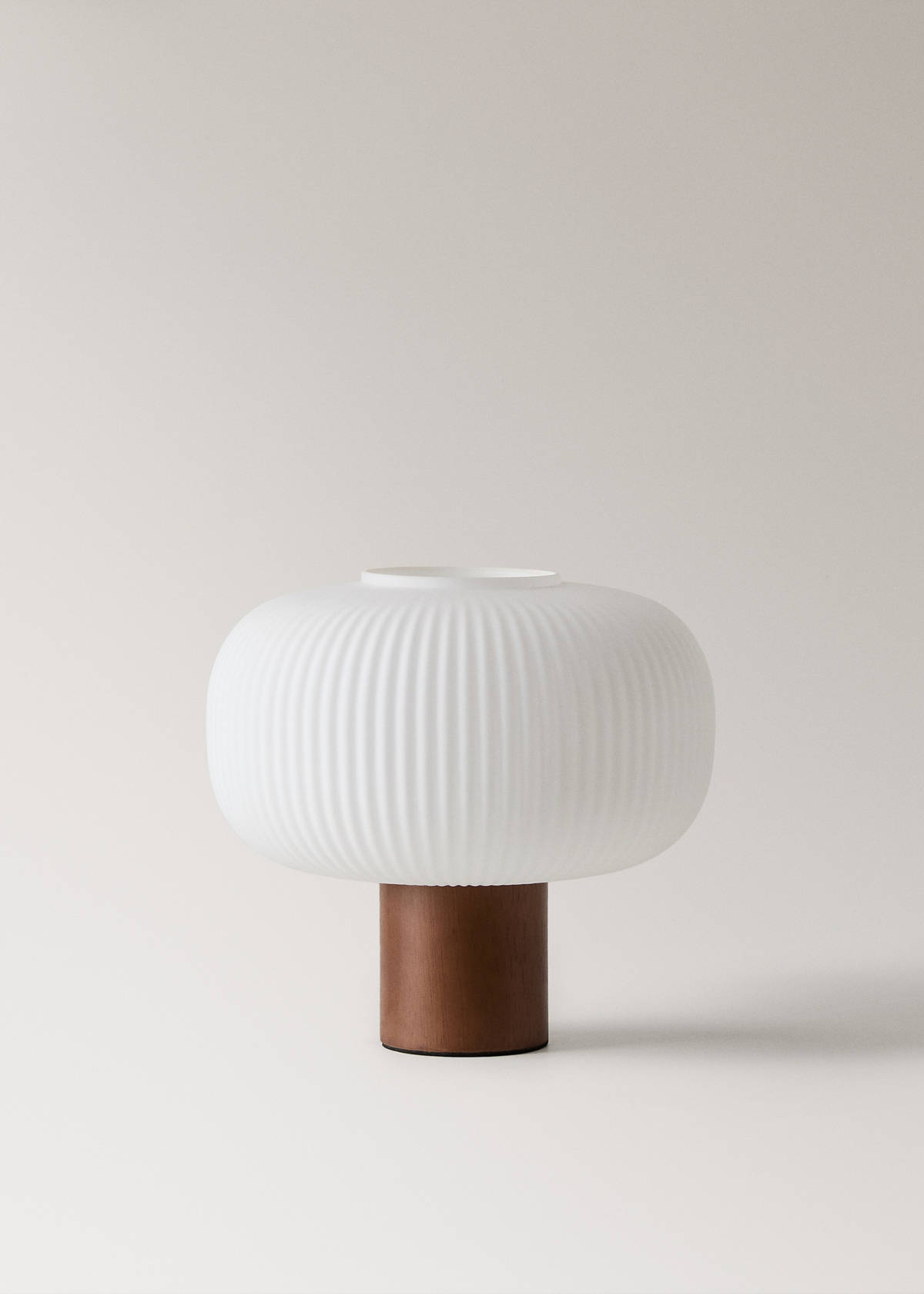 Wood and glass table lamp — Brown