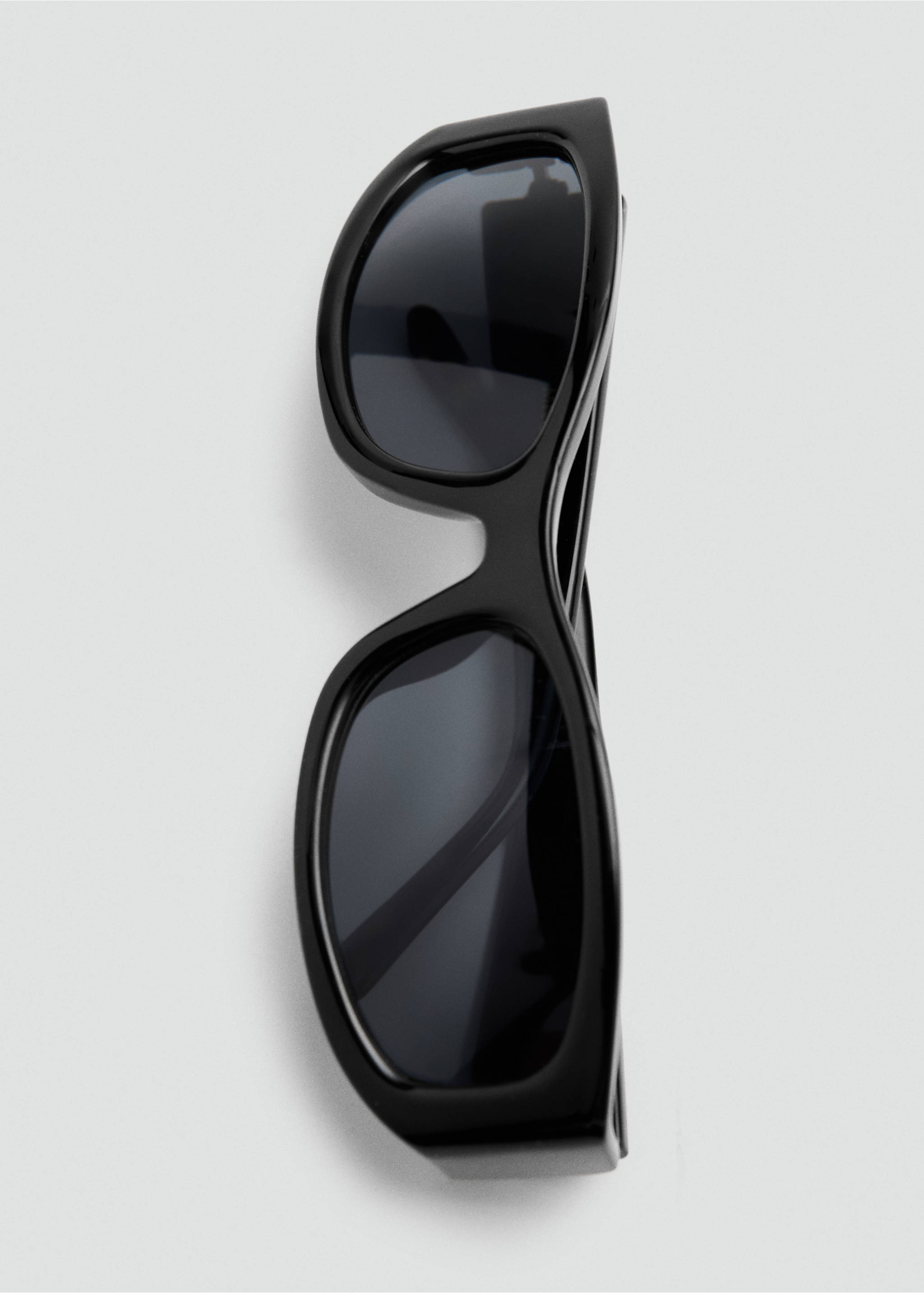 Resin frame sunglasses - Details of the article 2, Black. Ref: 37011333-00.