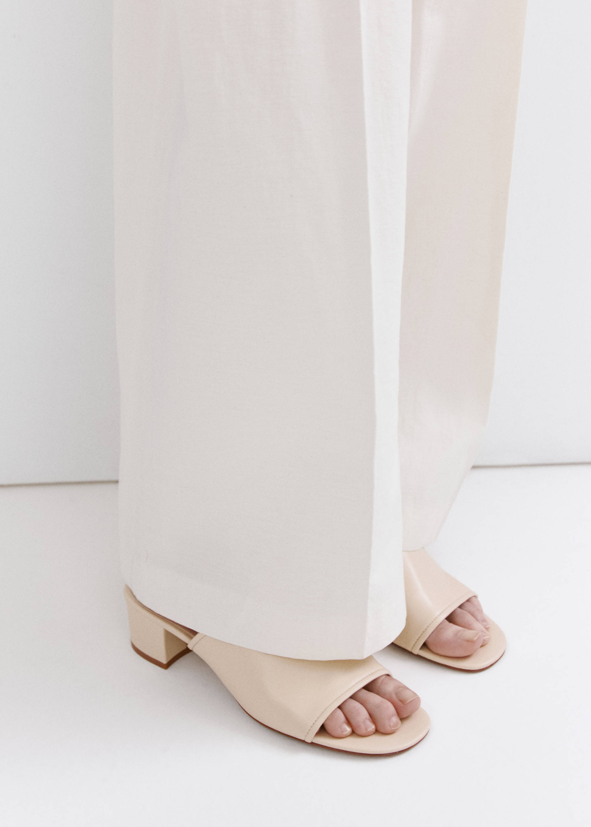 Leather block-heel sandals - Details of the article 9