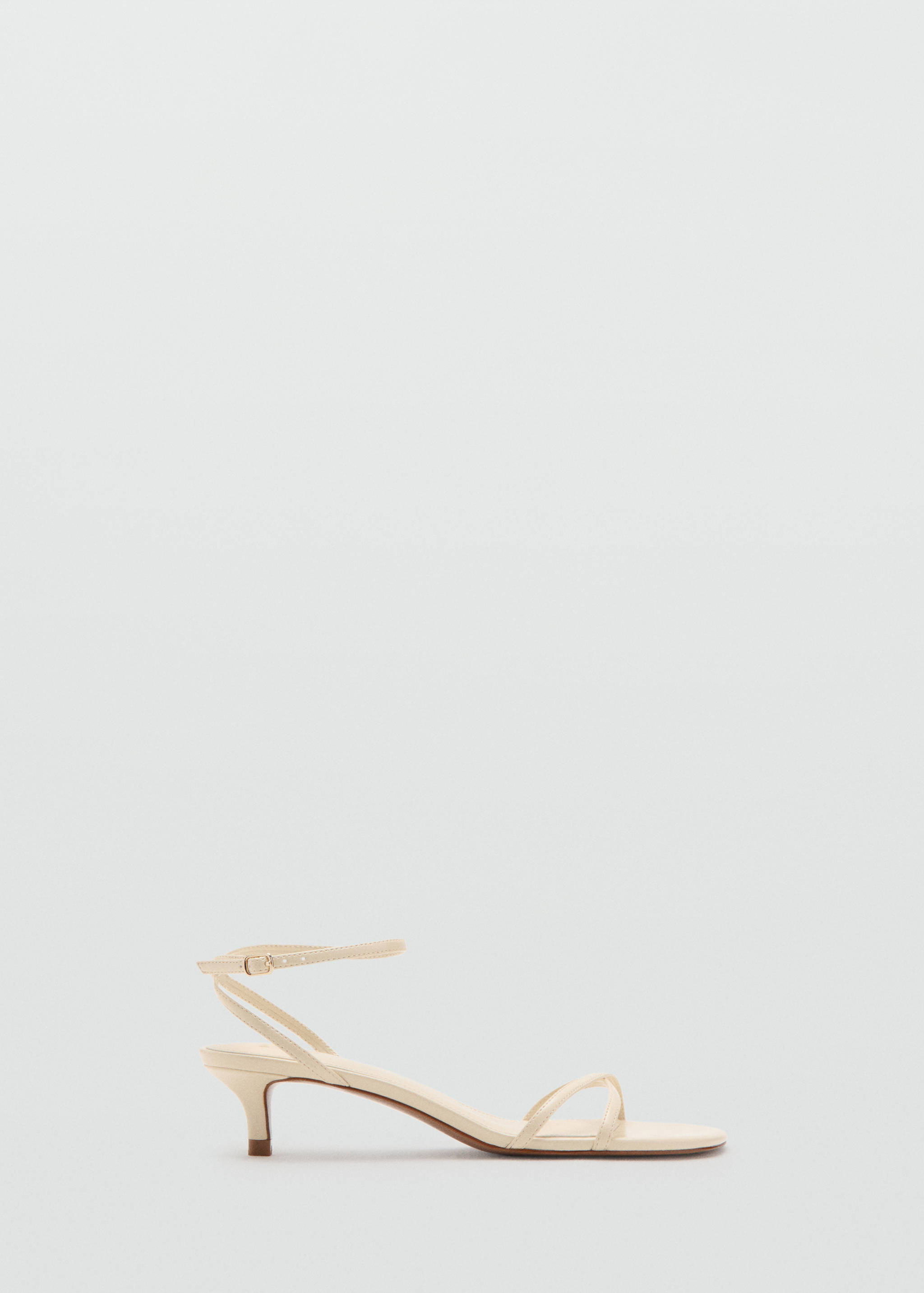 Criss-cross straps sandals - Article without model
