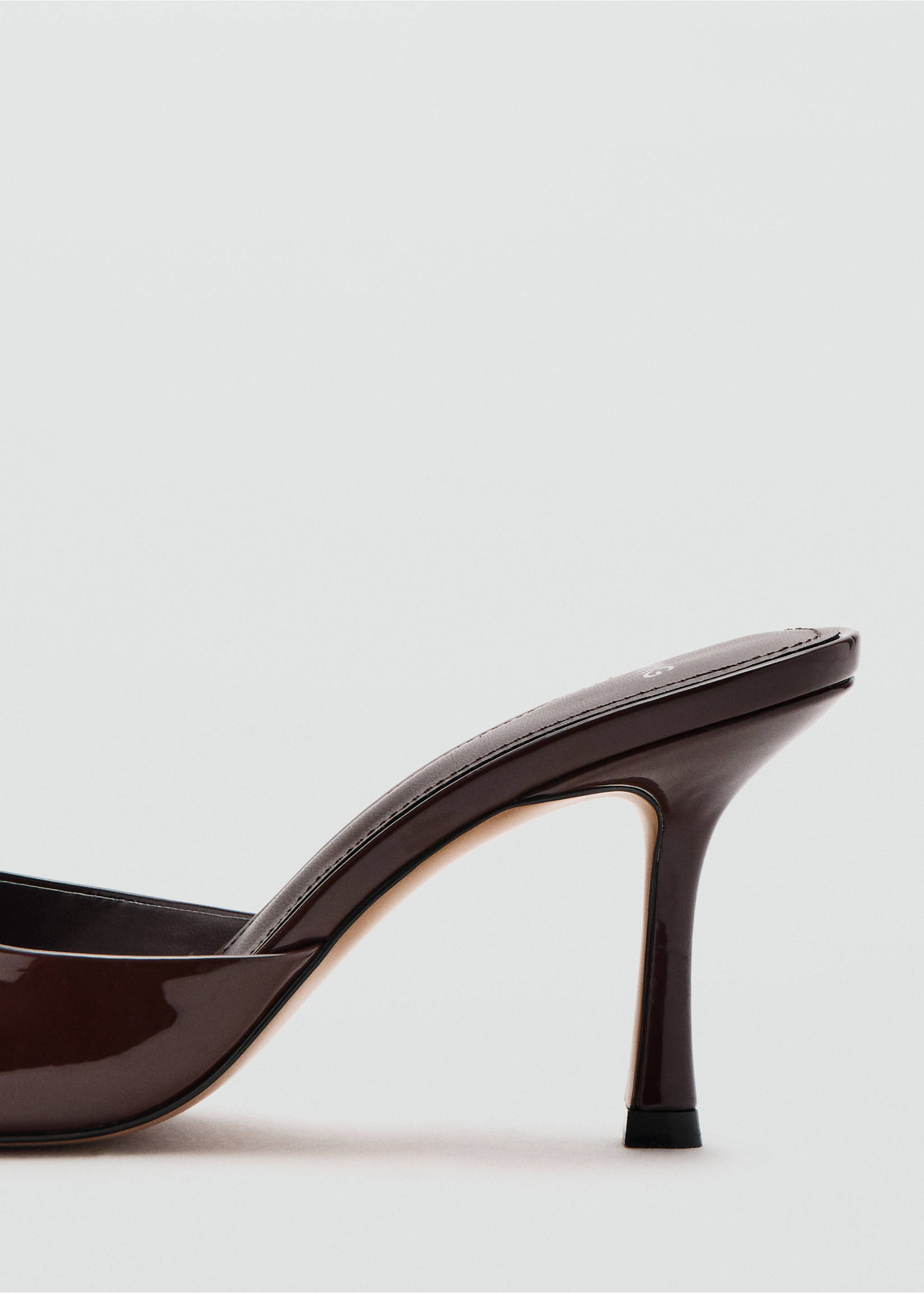 Лаковые босоножки на каблуке - Деталь изделия 1, Шоколадный. Ref: 37011338-00.