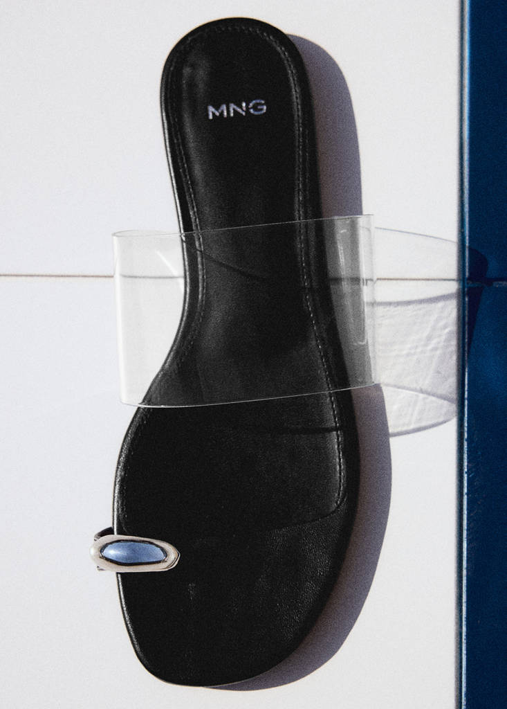 Vinyl strap sandal — Black