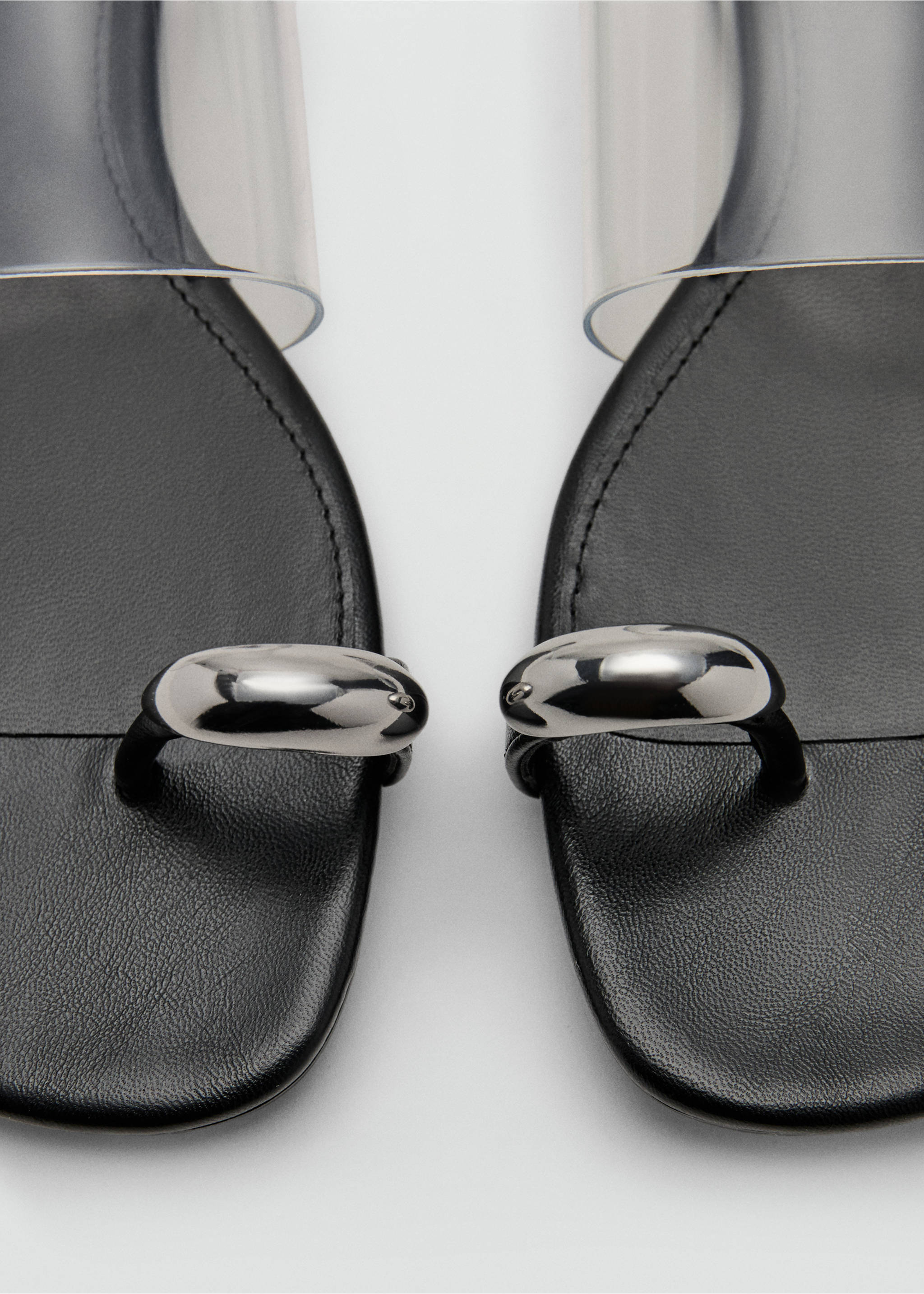 Сандалии с ремешками - Деталь изделия 2, Черный. Ref: 37011339-00.