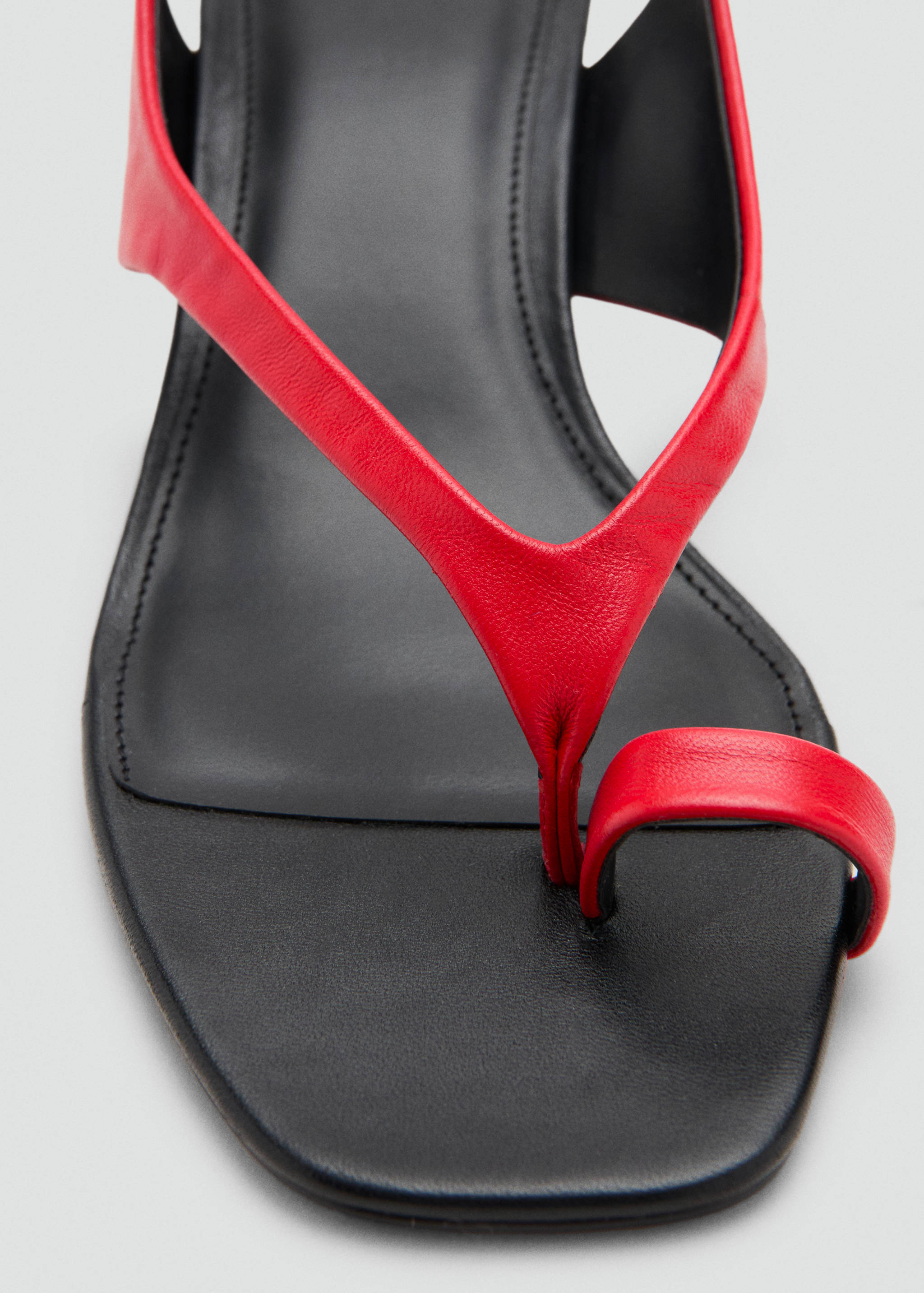Heeled leather sandals with straps - Details of the article 3