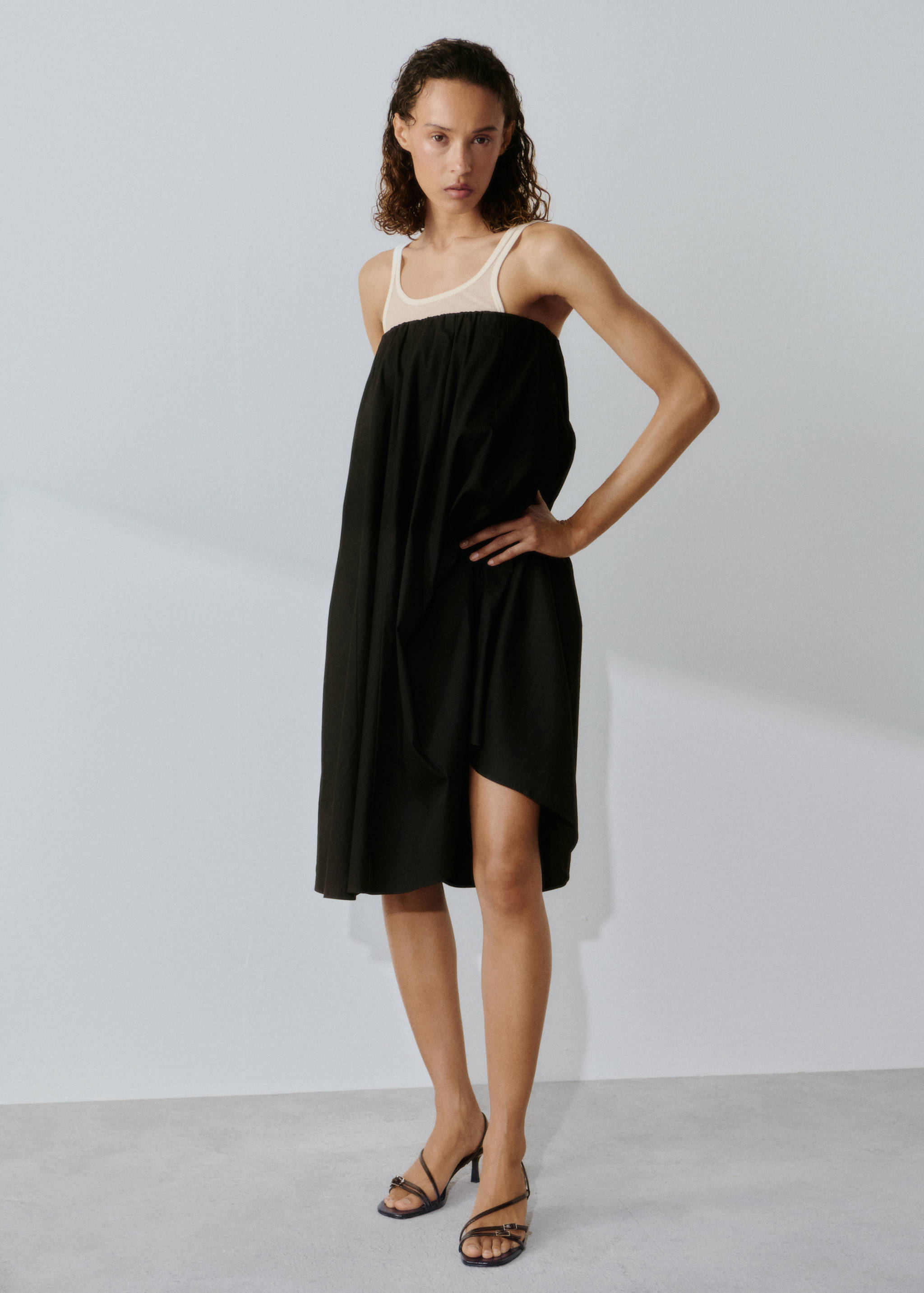 Kitten heel sandals with straps - General plane