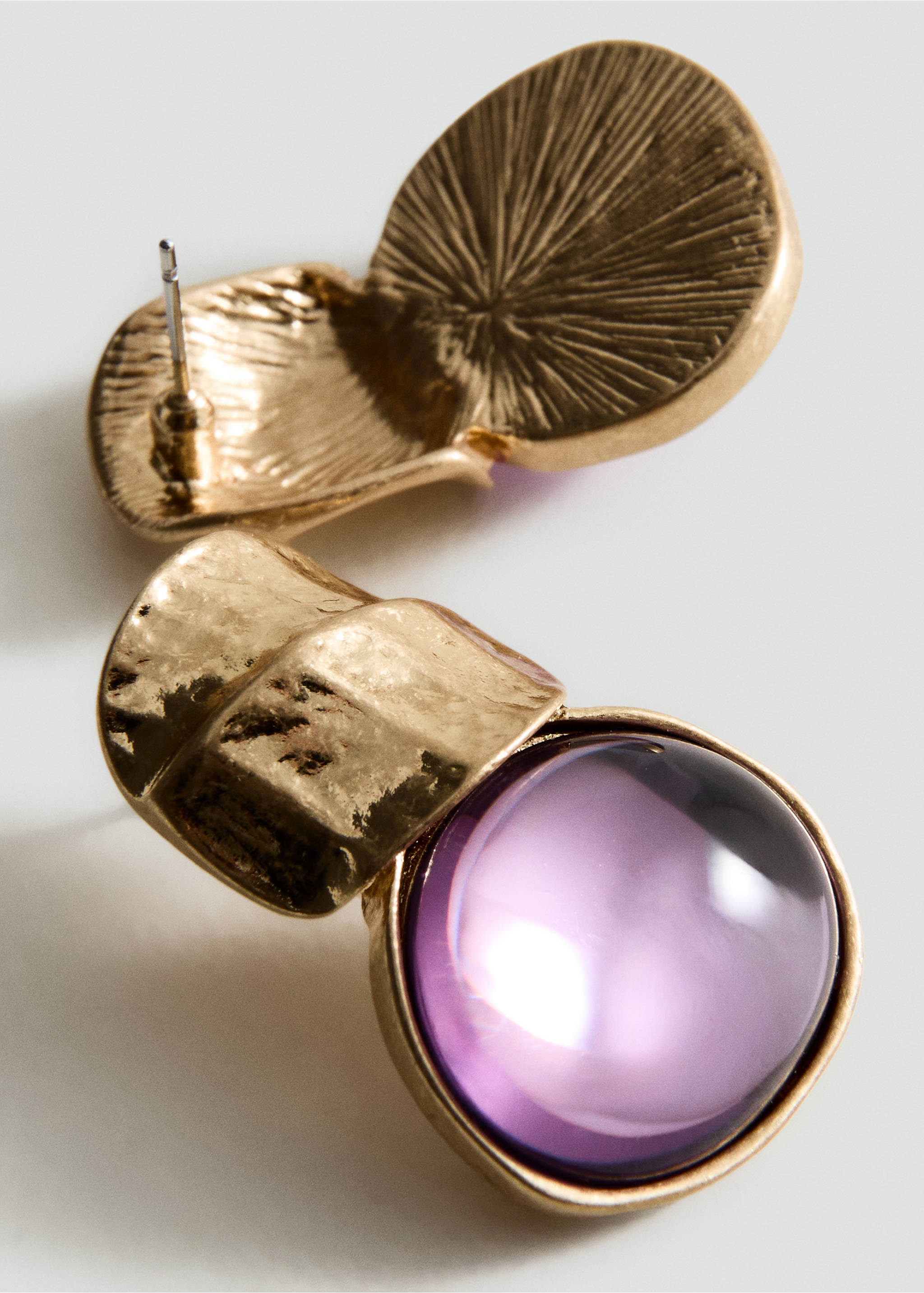 Boucles d'oreilles pendantes résine - Plan moyen, Lilas. Ref: 37011355-00.