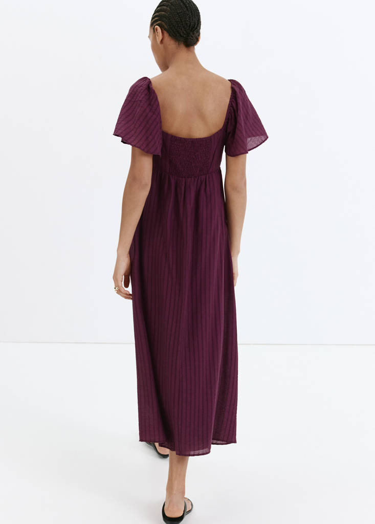 Textured dress with gathered detail — Maroon