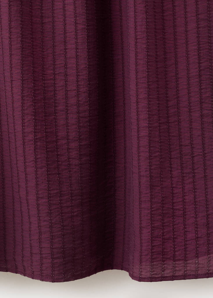 Textured dress with gathered detail — Maroon