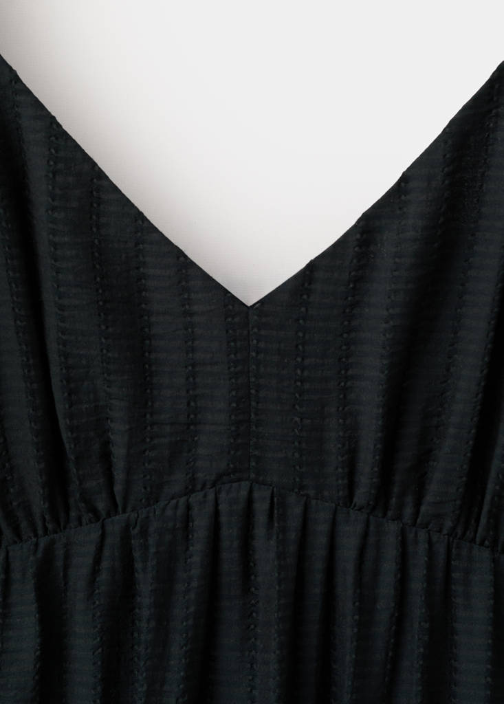 Textured dress with gathered detail — Black