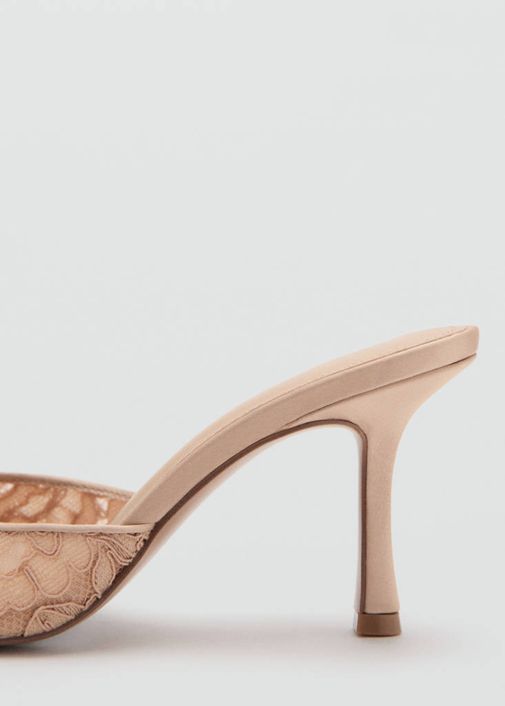 Lace heeled sandals — Nude