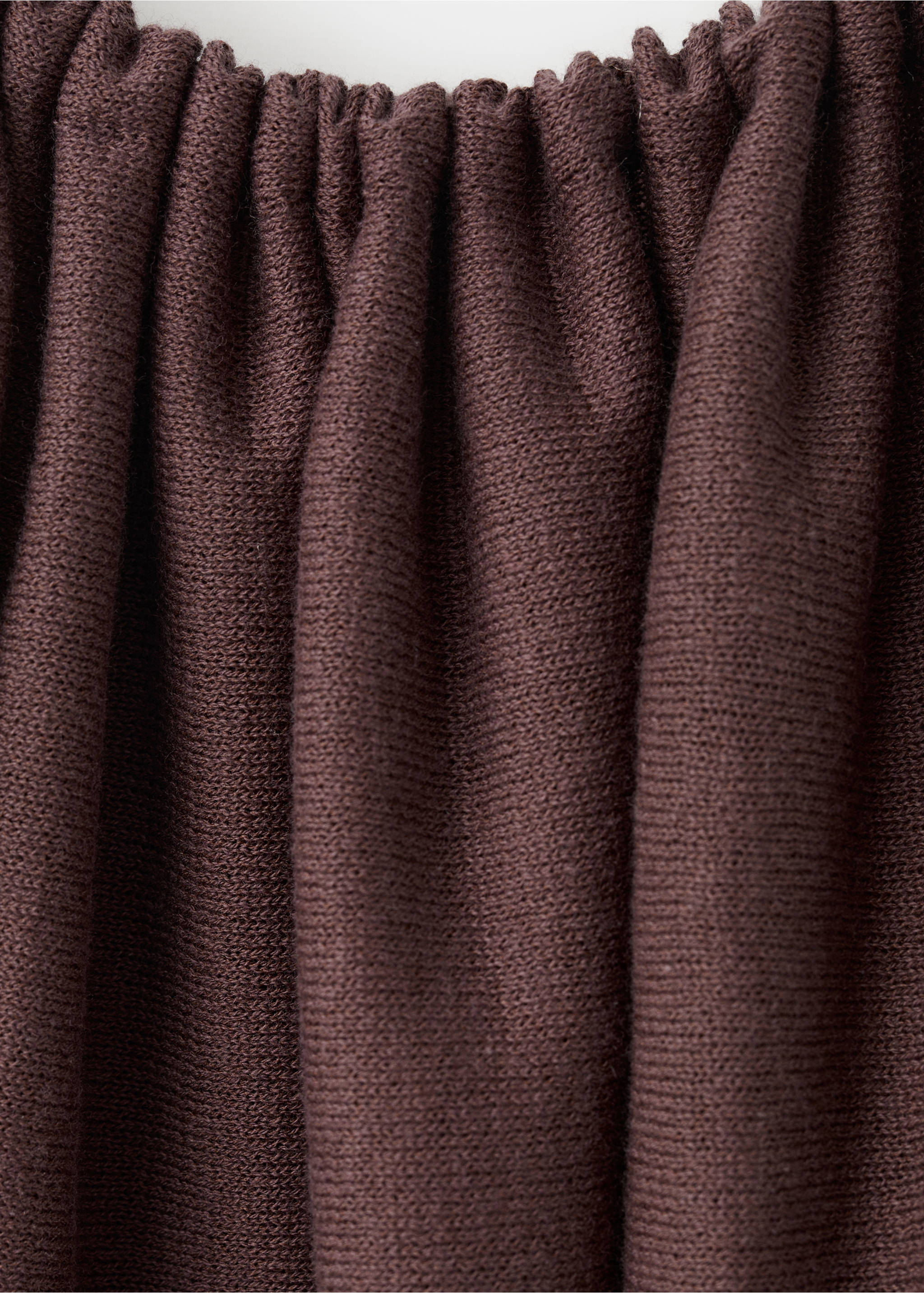 Gathered neck jersey dress - Details of the article 8, Wine. Ref: 37011386-00.