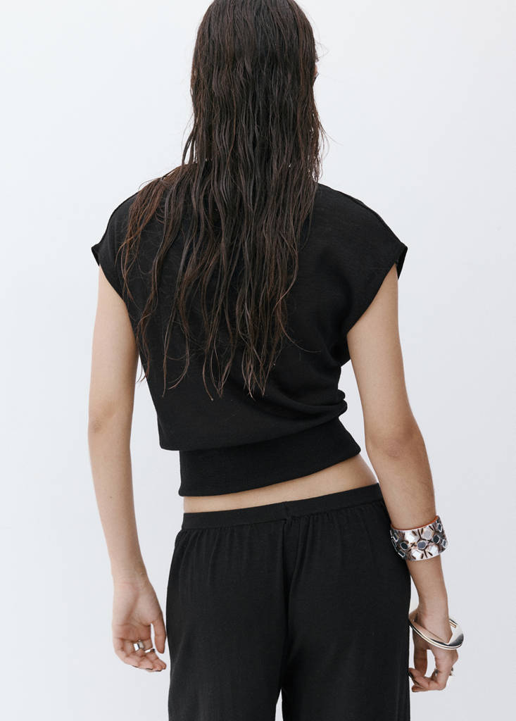 Knitted sweater with draped neck — Black