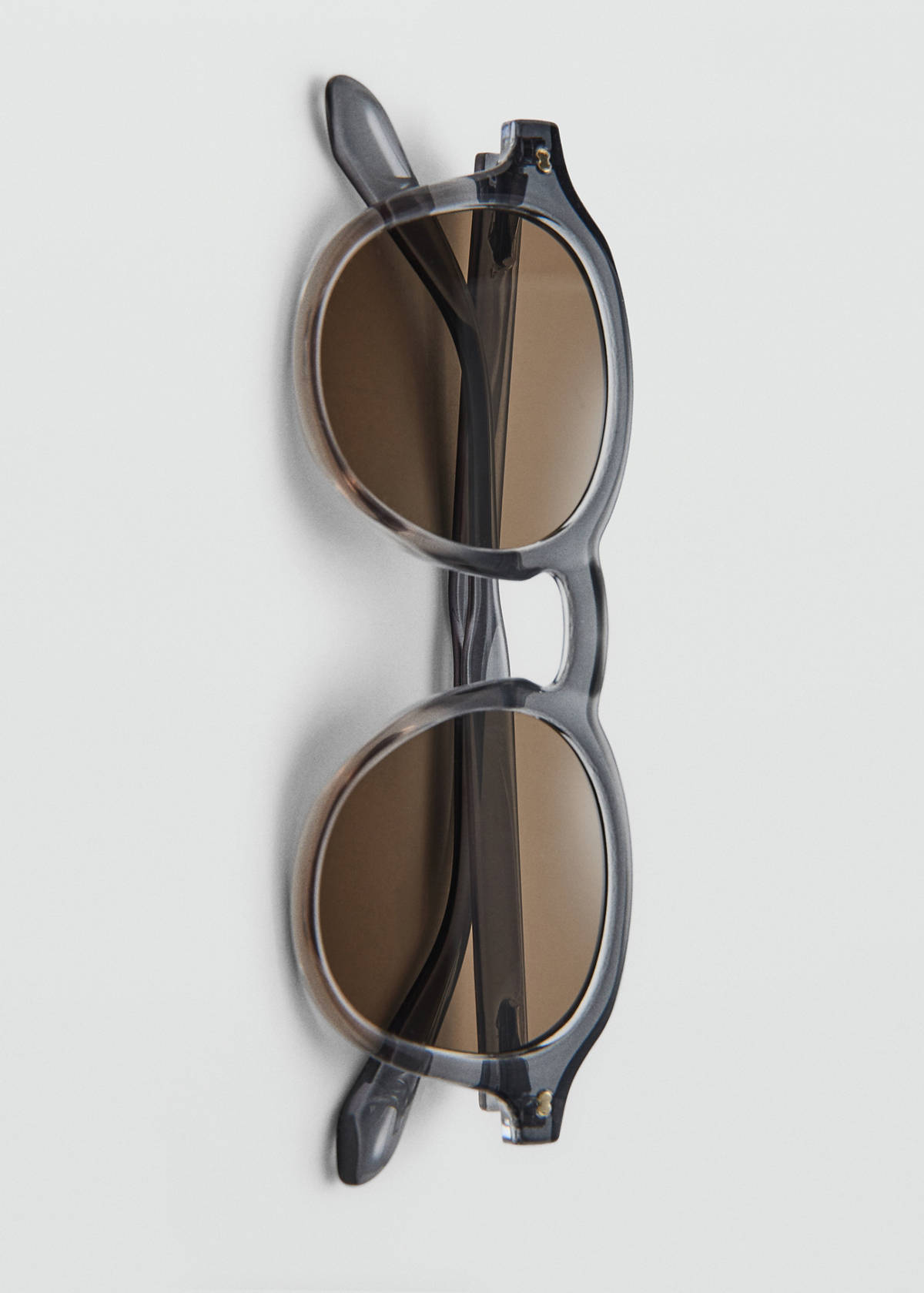 Semi-transparent round sunglasses — Black