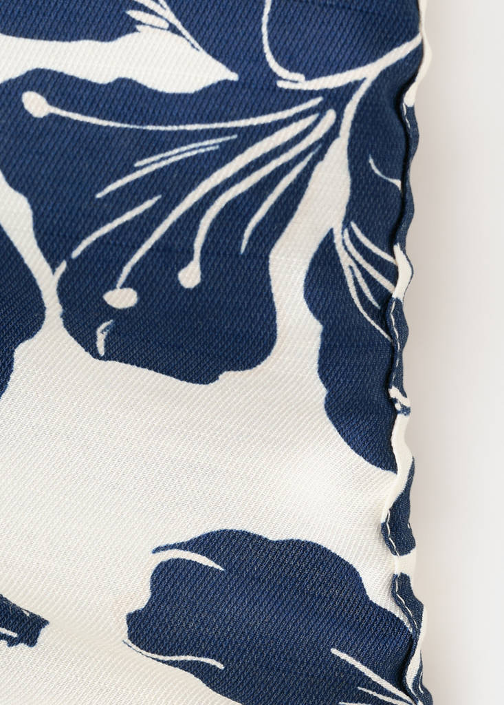Side ruched floral dress — Ecru