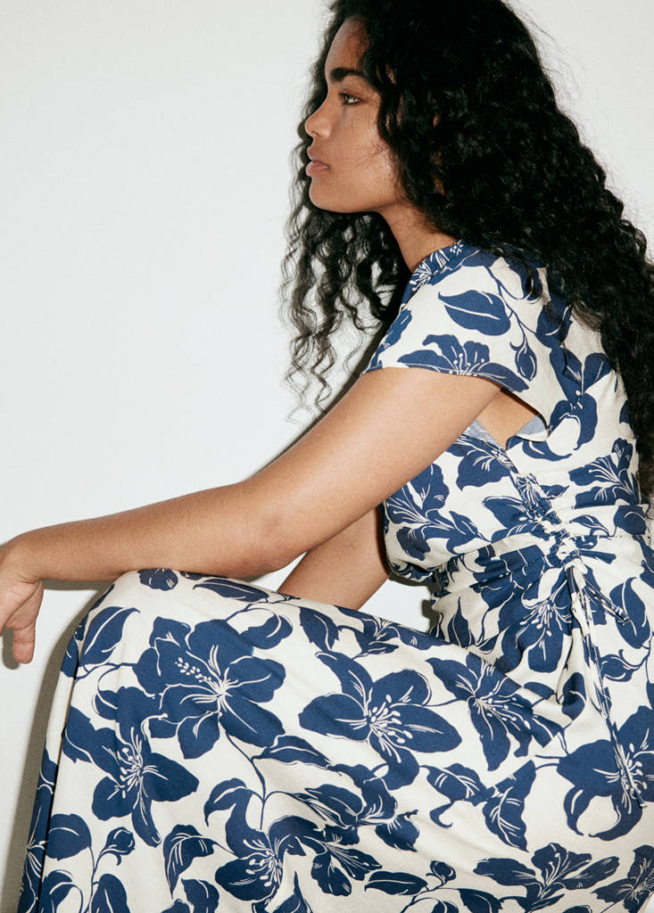 Side ruched floral dress — Ecru