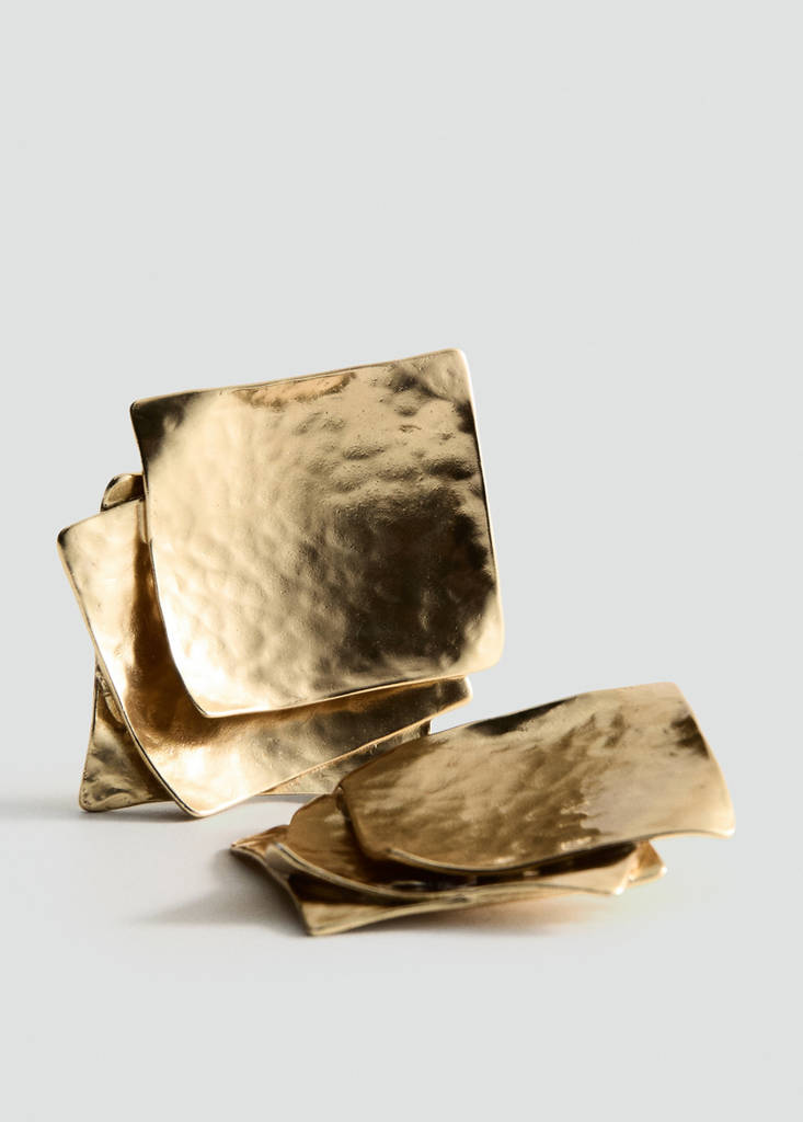 Square textured earrings — Gold