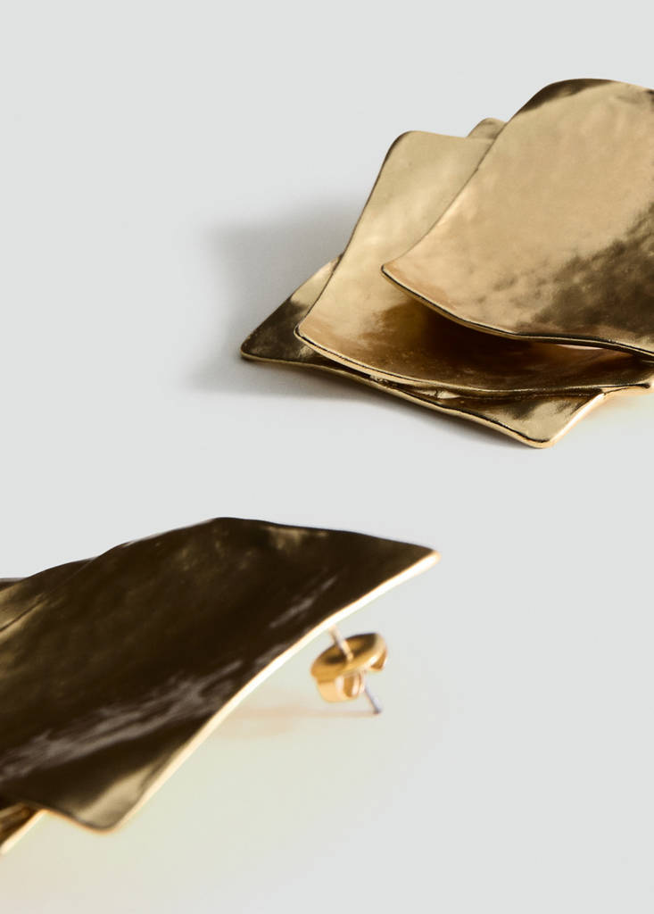Square textured earrings — Gold