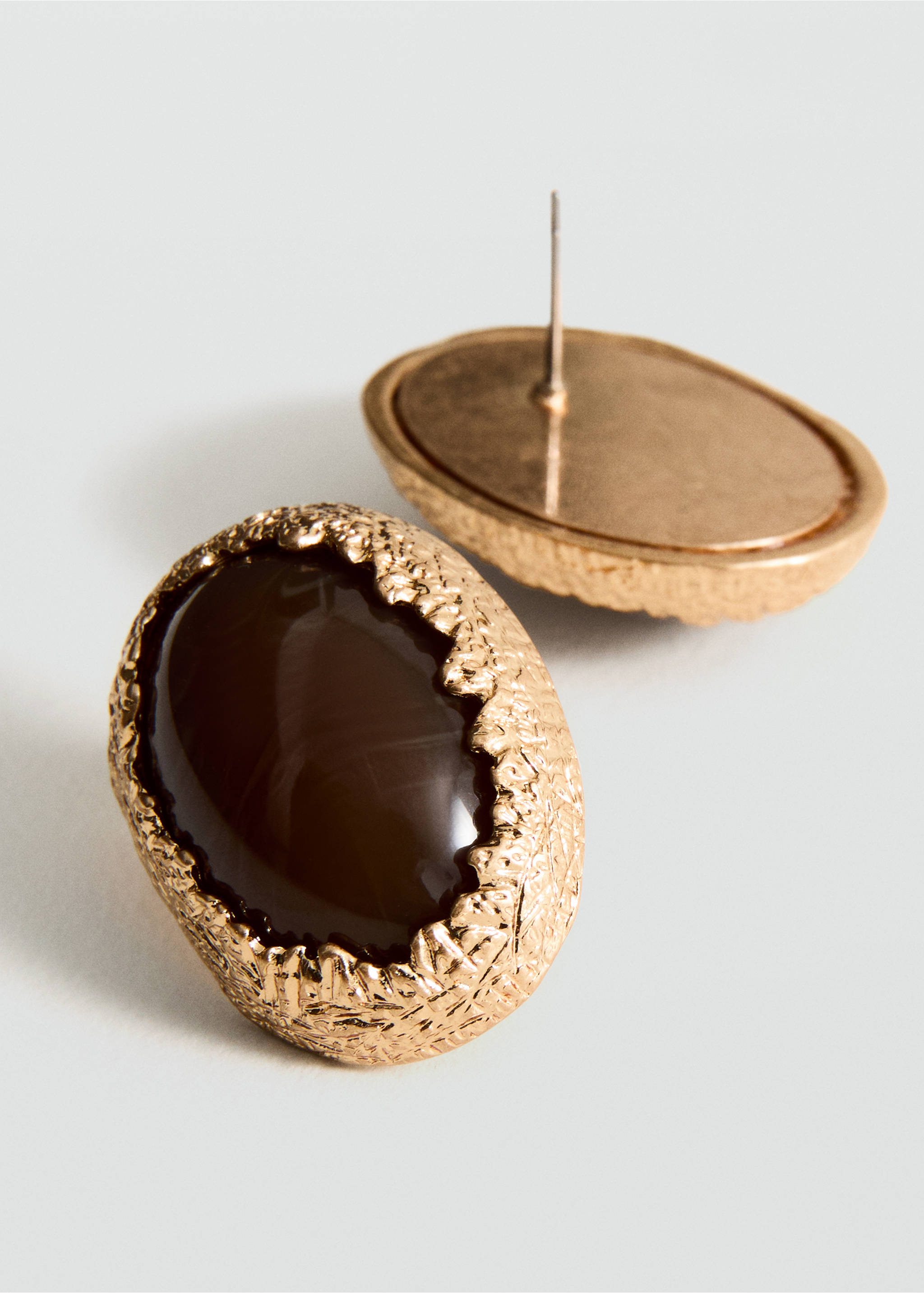 Combined textured resin earrings - Details of the article 1, Gold. Ref: 37011408-00.