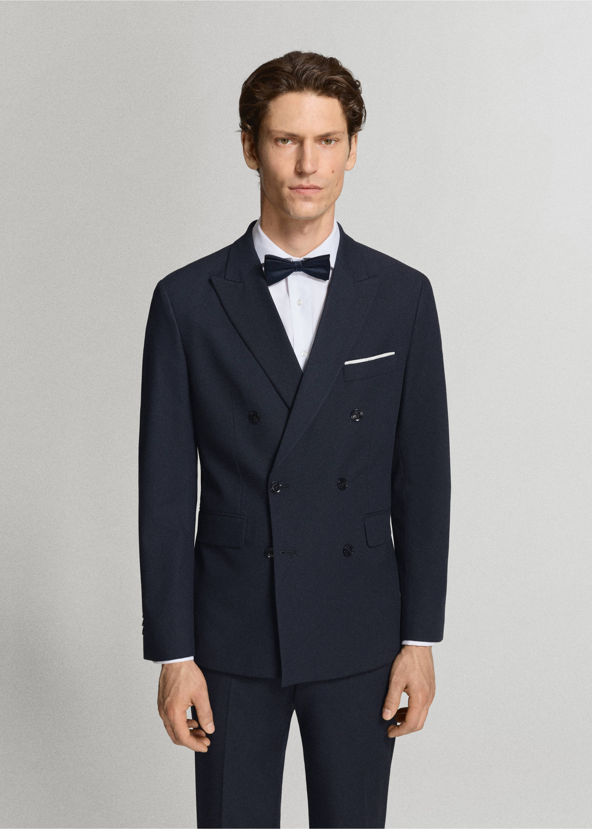 Veste de costume Monaco croisée slim-fit - Plan moyen, Bleu marine. Ref: 37011410-02.