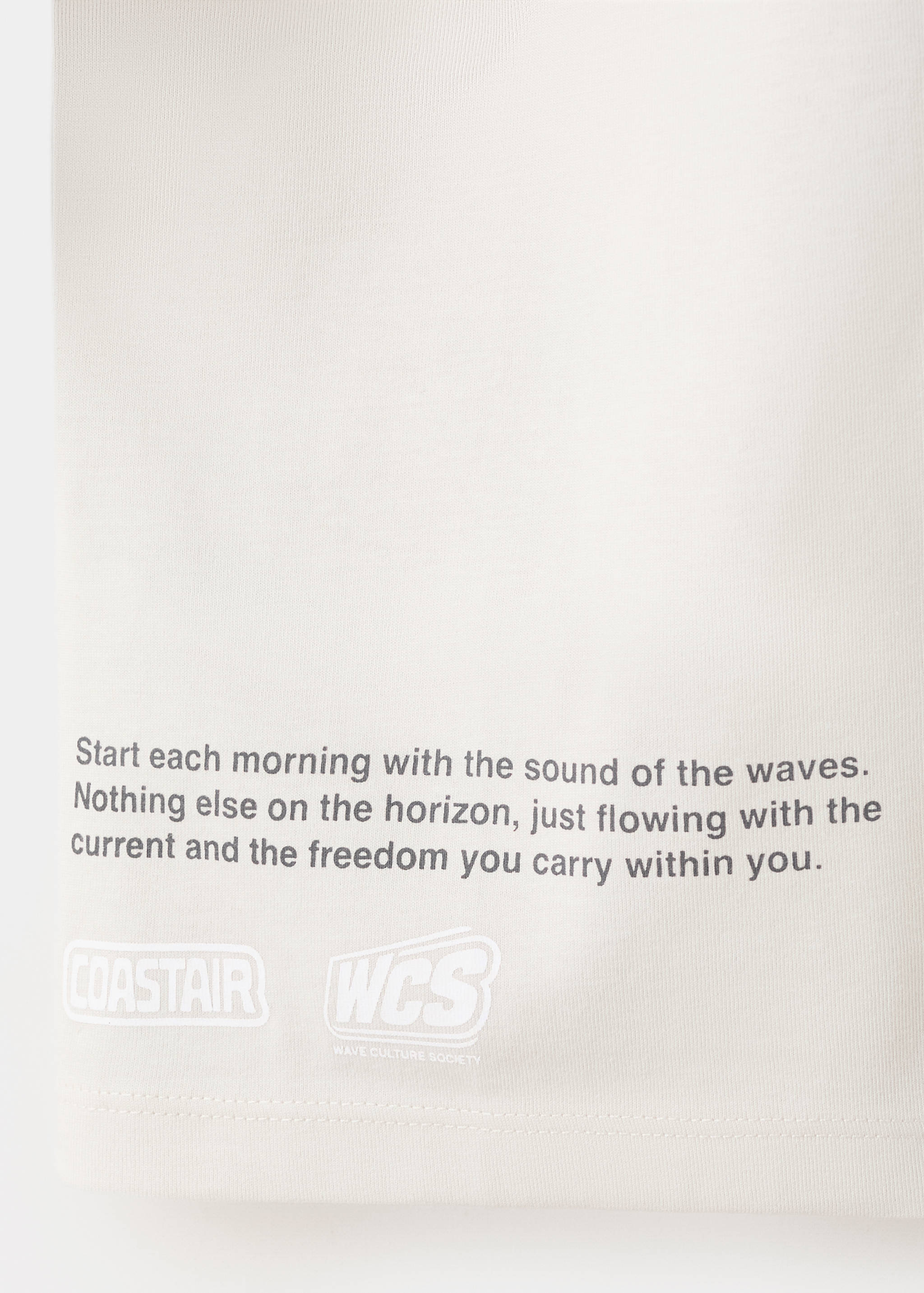 Cotton T-shirt with surf print - Details of the article 8
