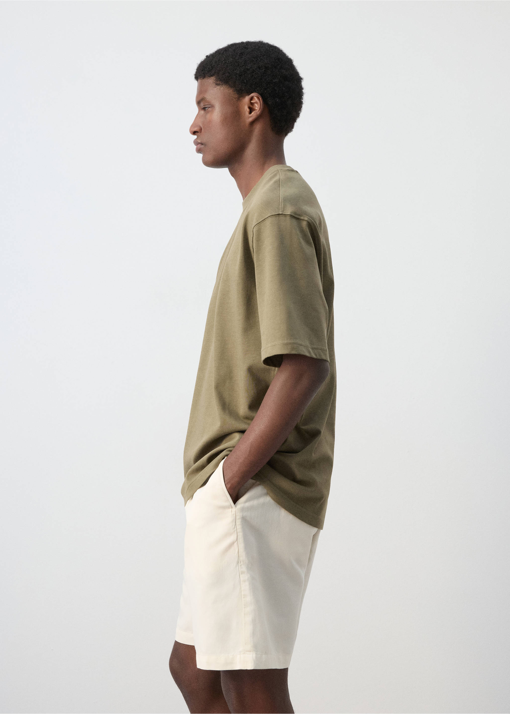 T-shirt coton relaxed-fit - Détail de l'article 2, Kaki. Ref: 37011431-00.