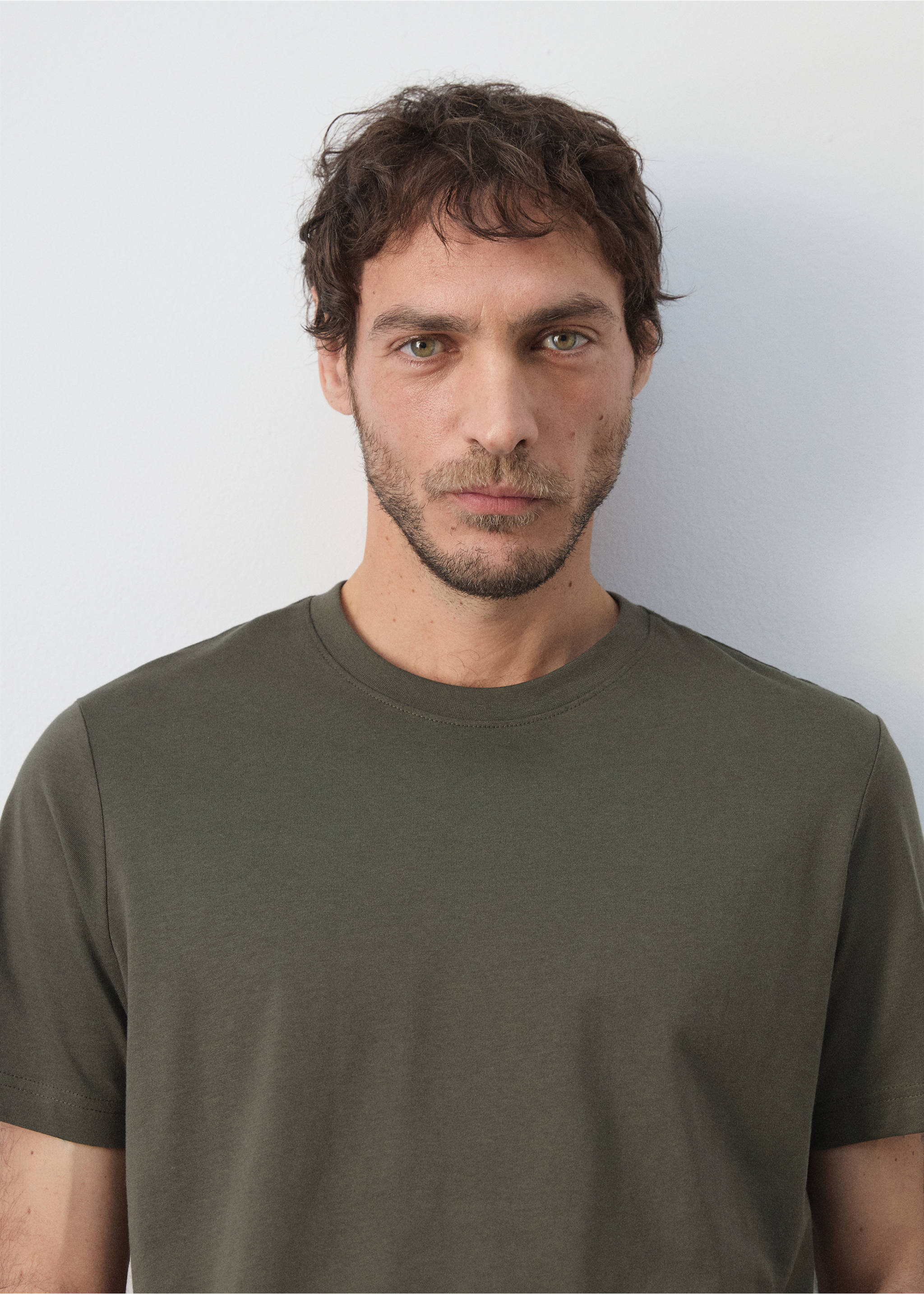 T-shirt slim fit 180 g/m² - Détail de l'article 1, Vert foncé. Ref: 37011432-00.