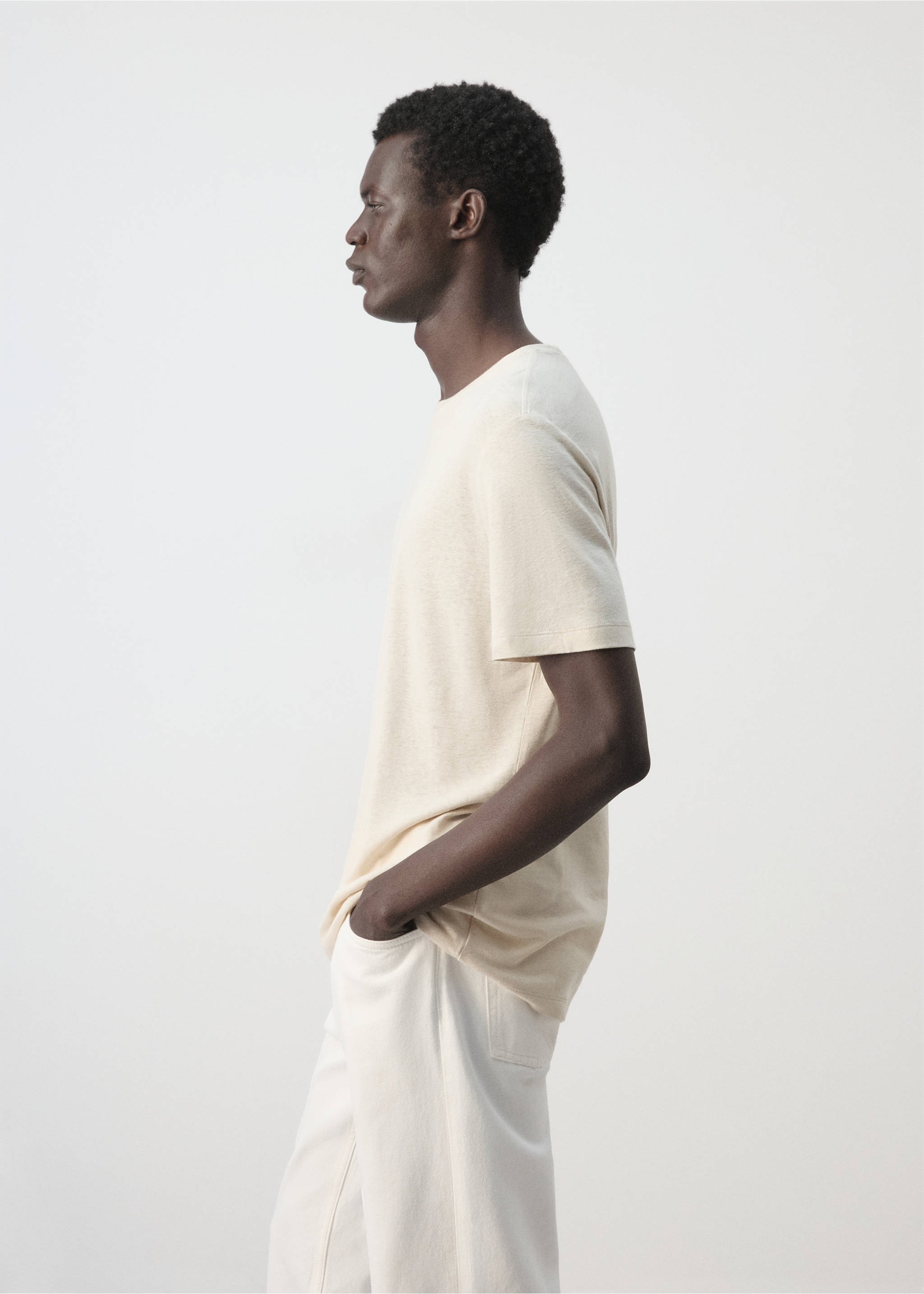 Knitted linen T-shirt - Details of the article 2, Ivory White. Ref: 37011435-00.