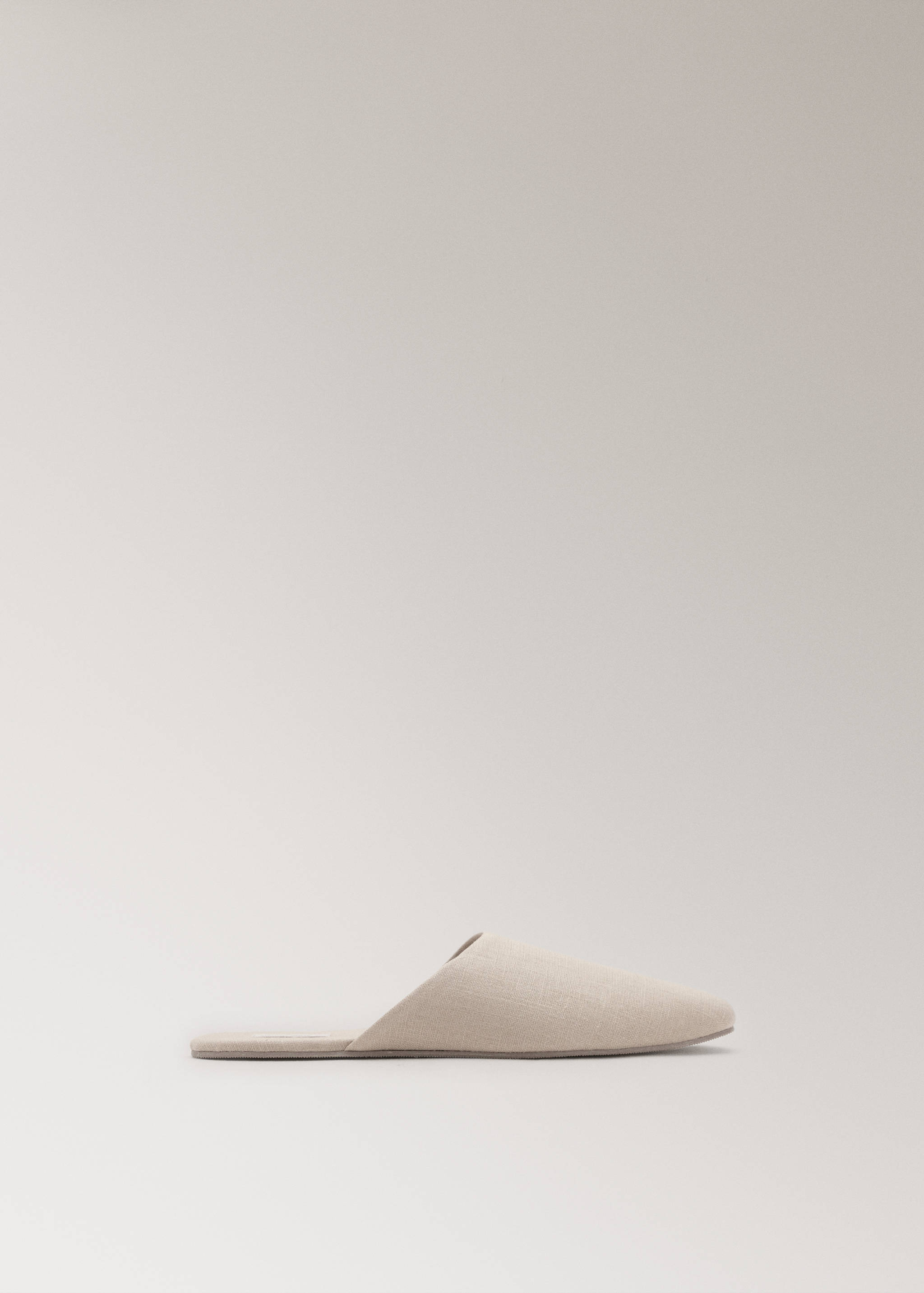 Chaussons ouverts à l’arrière en tissu naturel - Article sans modèle