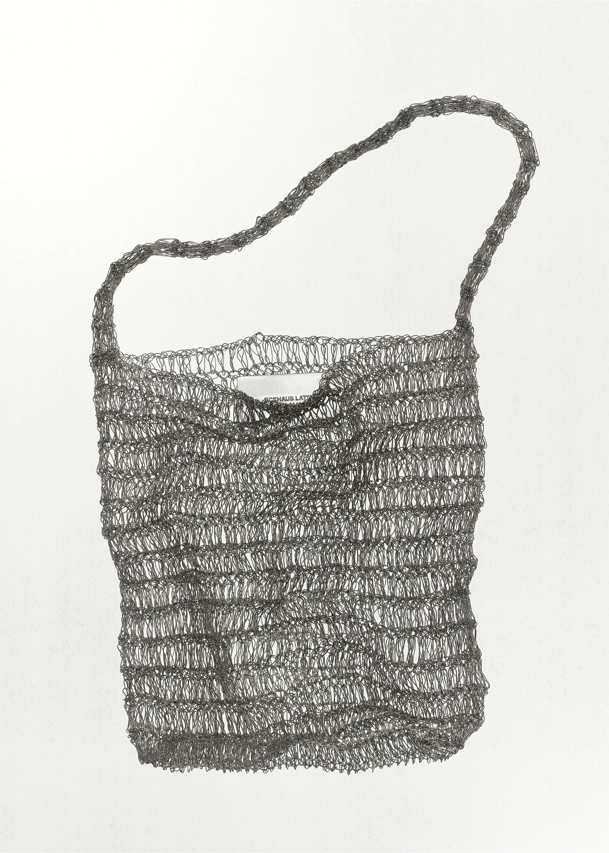 Metallic mesh shoulder bag - Details of the article 5, Silver. Ref: 37011447-00.