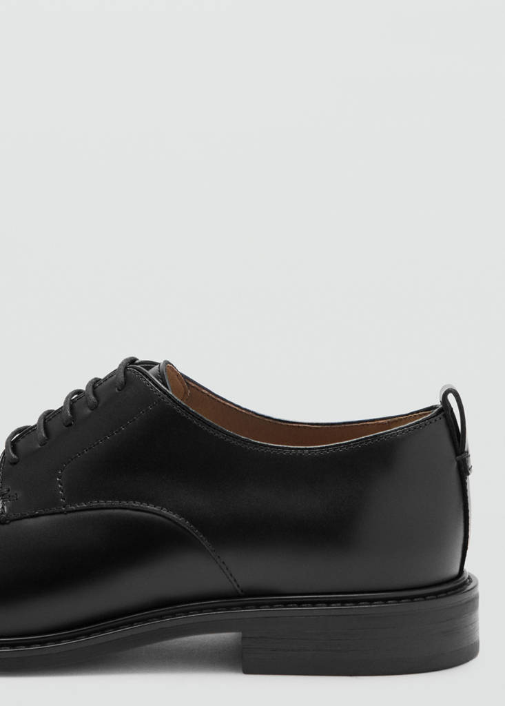 Lace-up leather shoes — Black