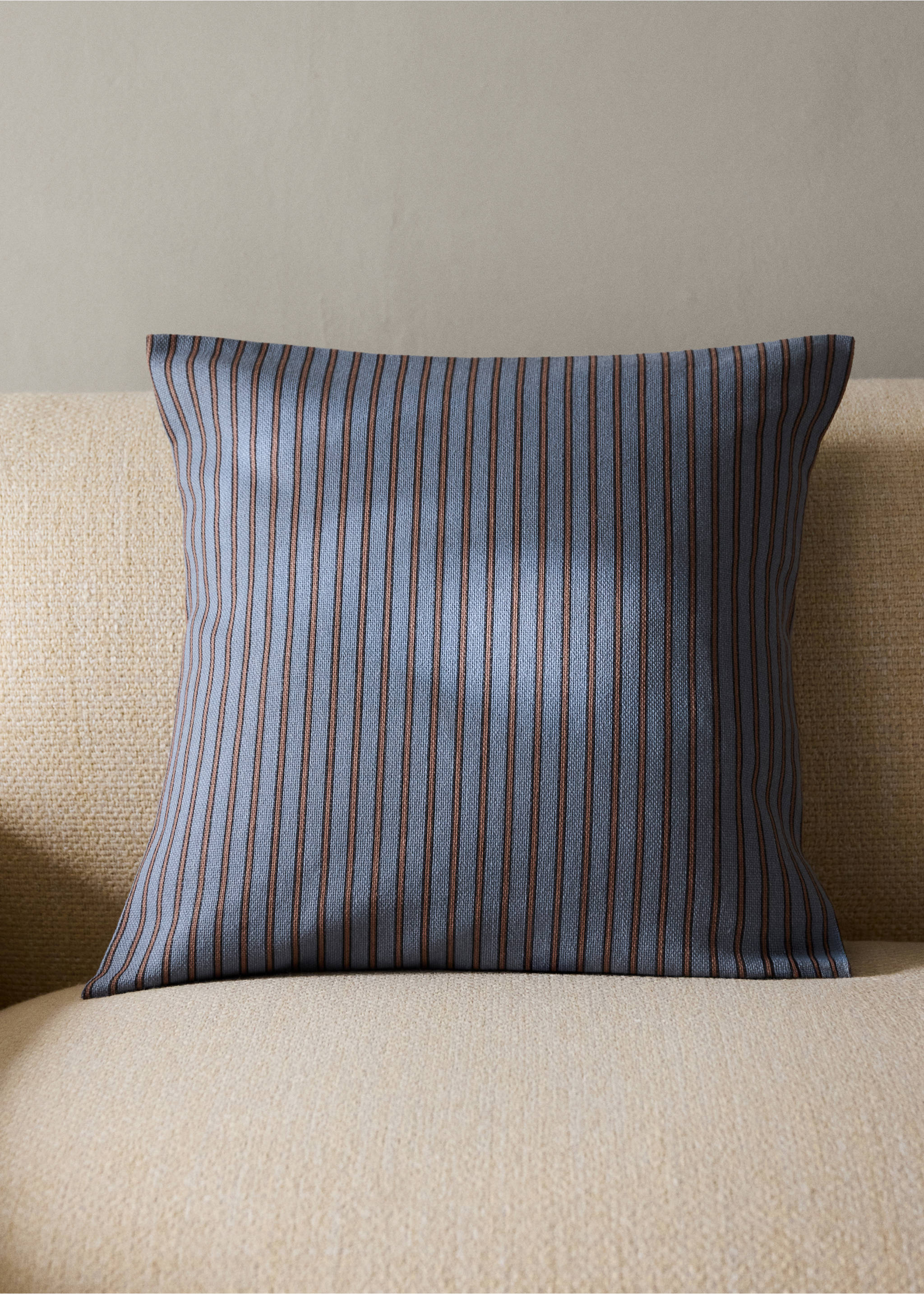 Cotton cushion cover with printed stripes 45x45 cm - General plane, Aqua Green. Ref: 37011473-00.