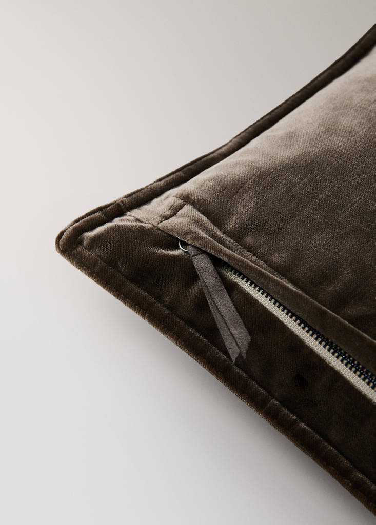 Velvet-effect cushion cover 30x50 cm — Brown