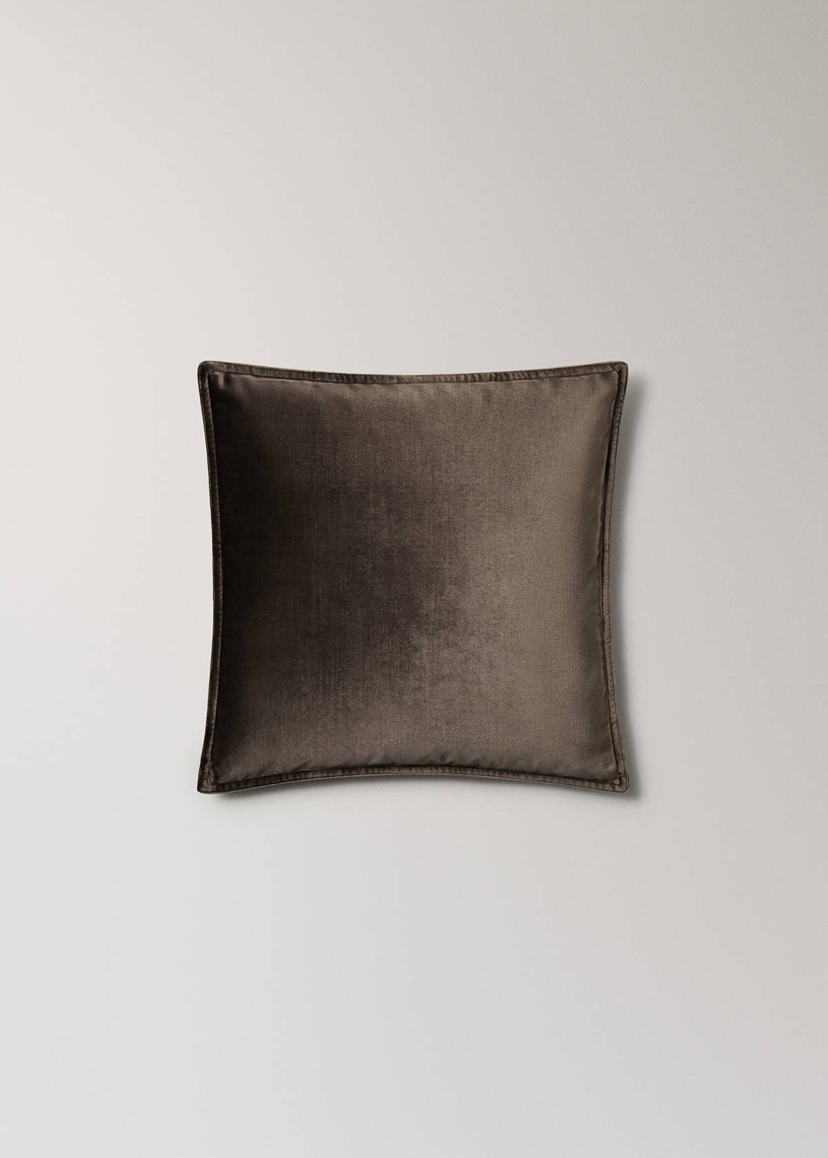 Velvet-effect cushion cover 45x45 cm — Brown