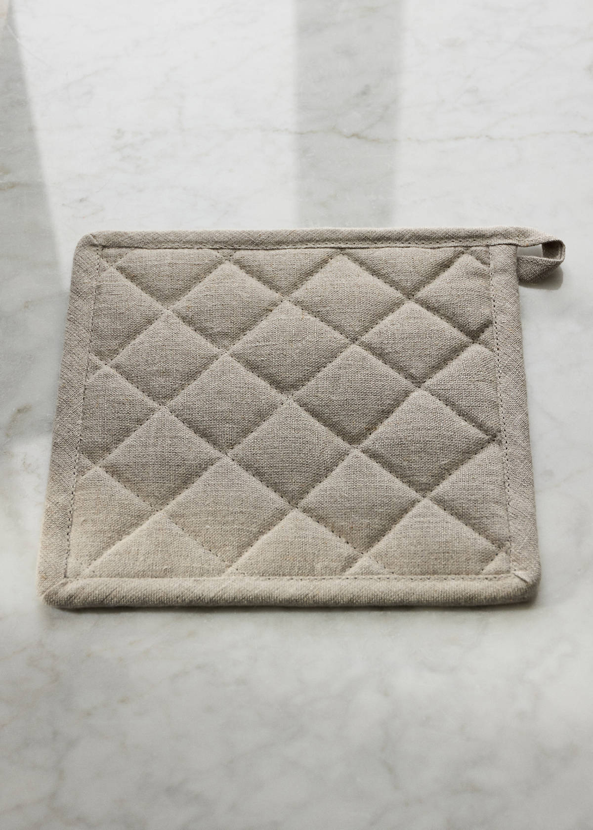 Washed linen oven mitt — Light/Pastel Brown