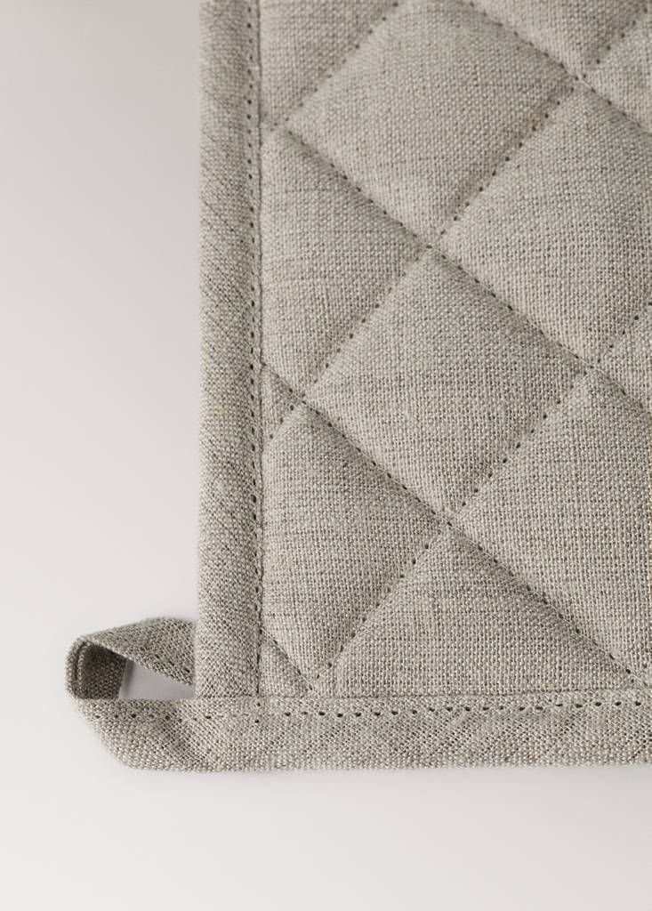 Washed linen oven mitt — Light/Pastel Brown