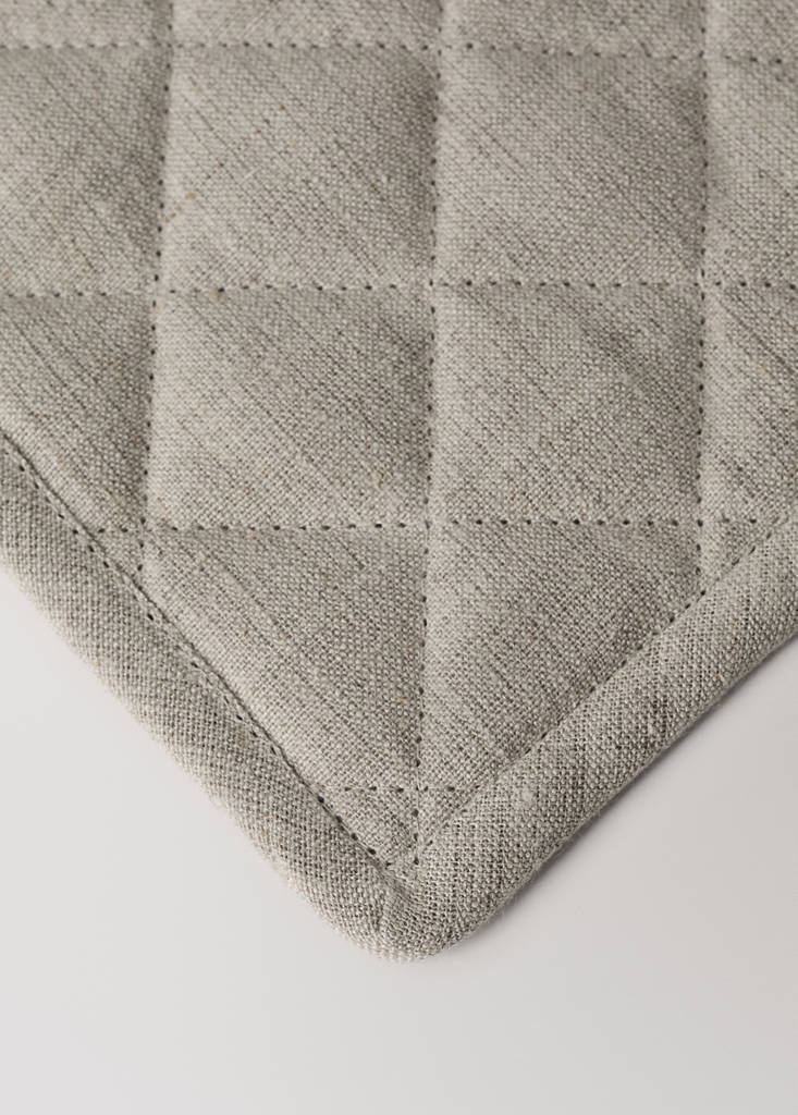 Washed linen oven mitt — Light/Pastel Brown