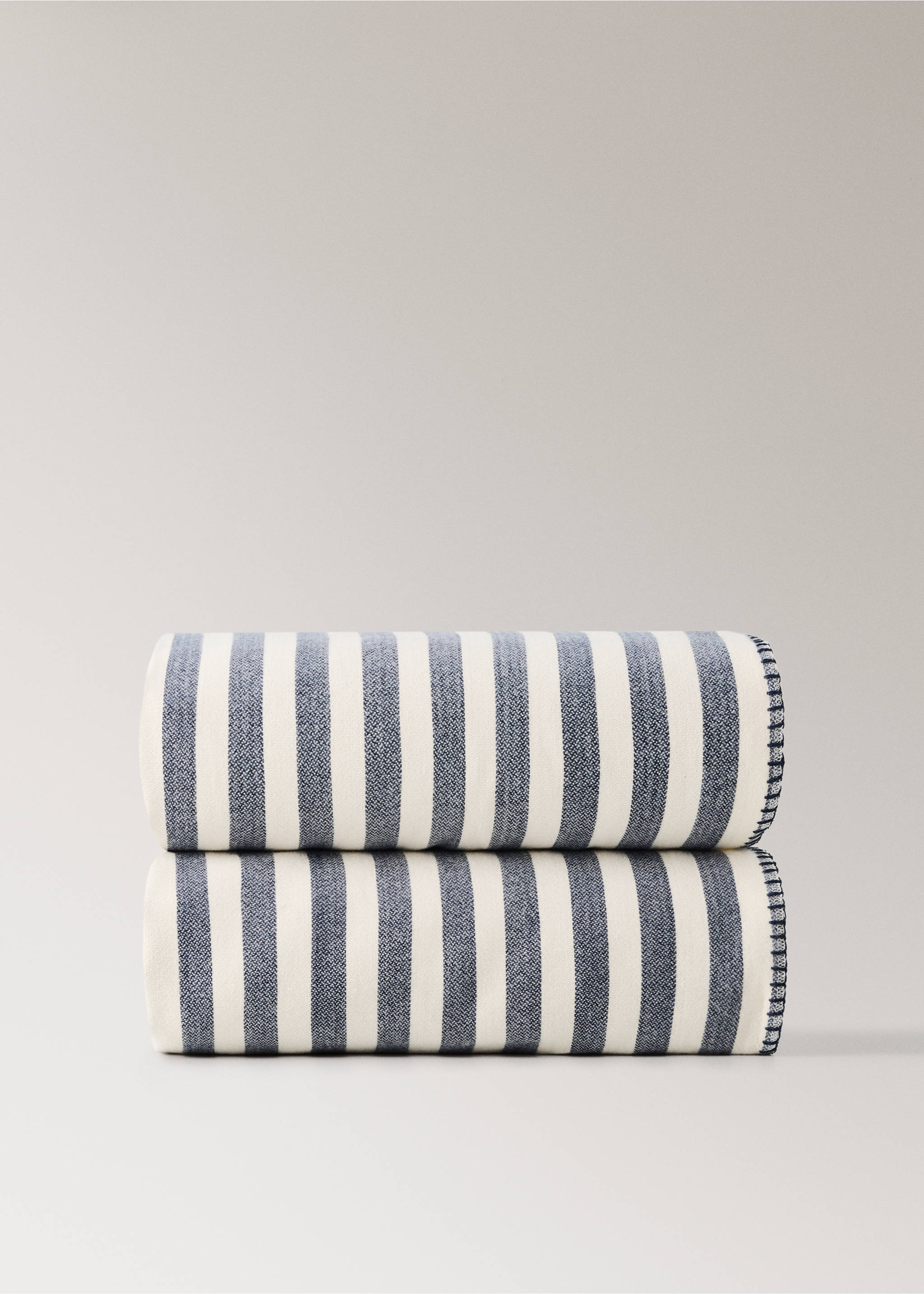 Striped blanket 70x100 cm - Article without model, Navy. Ref: 37011490-00.